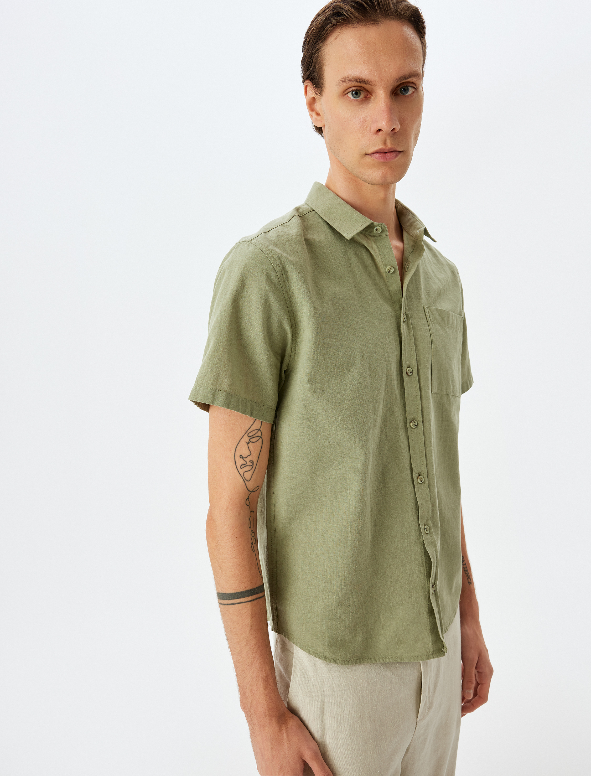 Koton Erkek Kısa Kollu Pamuklu Cep Detaylı Slim Fit Gömlek -1