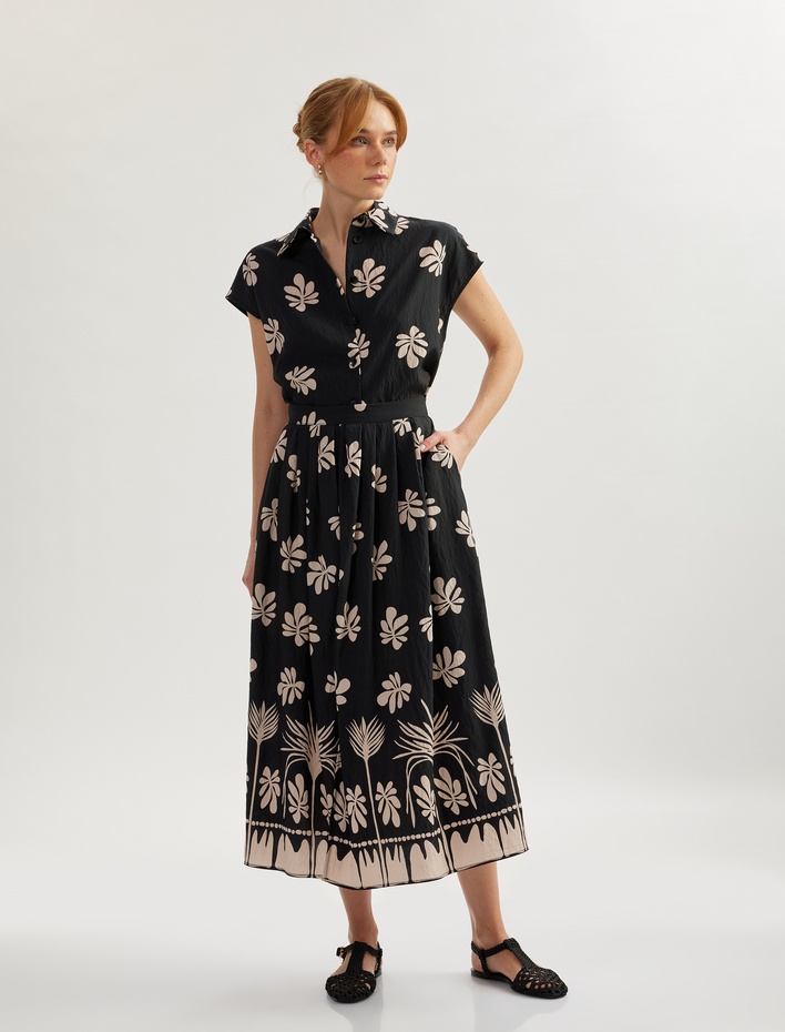  Rahat Kalıp Floral Desenli Kolsuz Viskon Gömlek