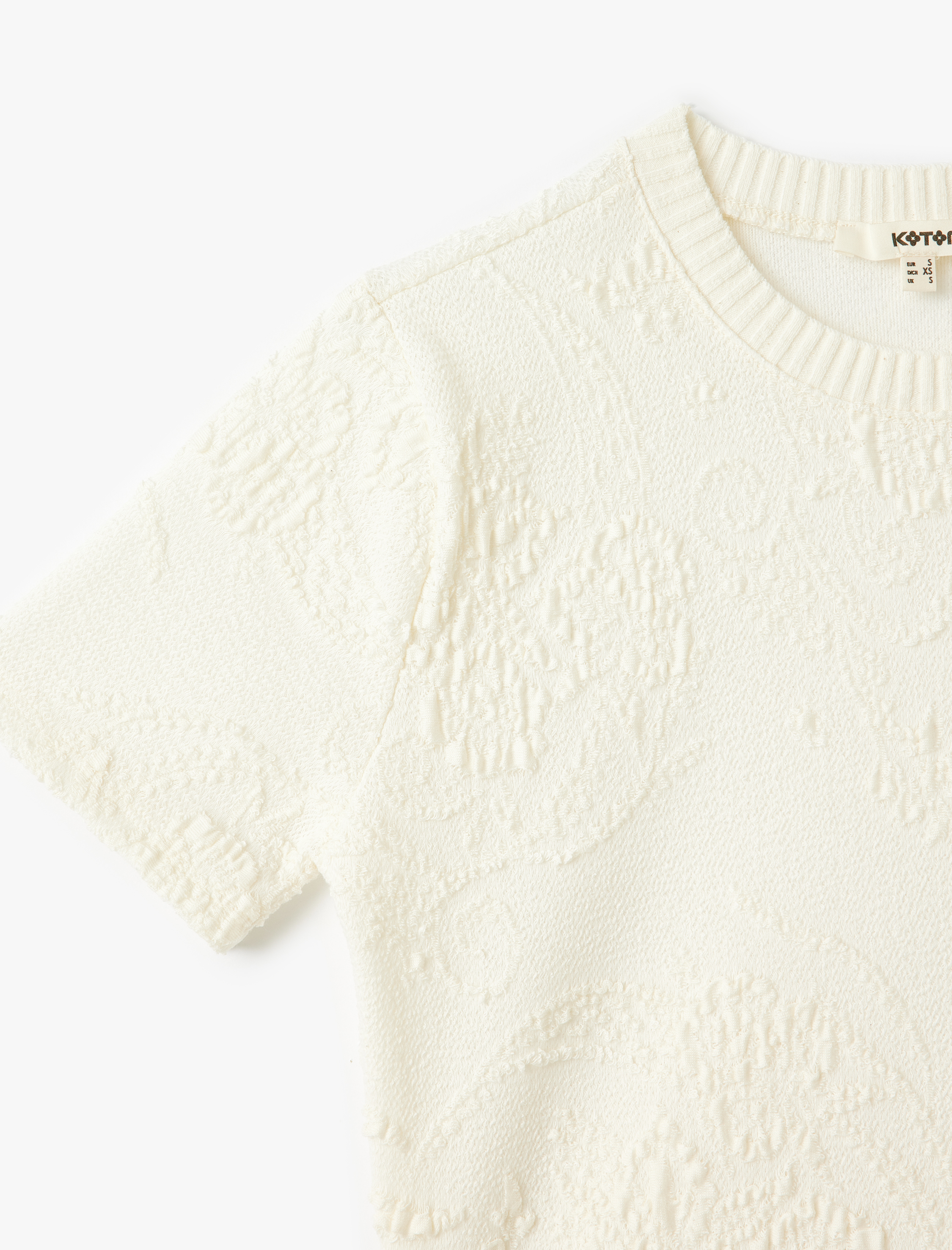   Pamuklu Kısa Kollu Bisiklet Yaka Floral Dokulu Crop Tişört