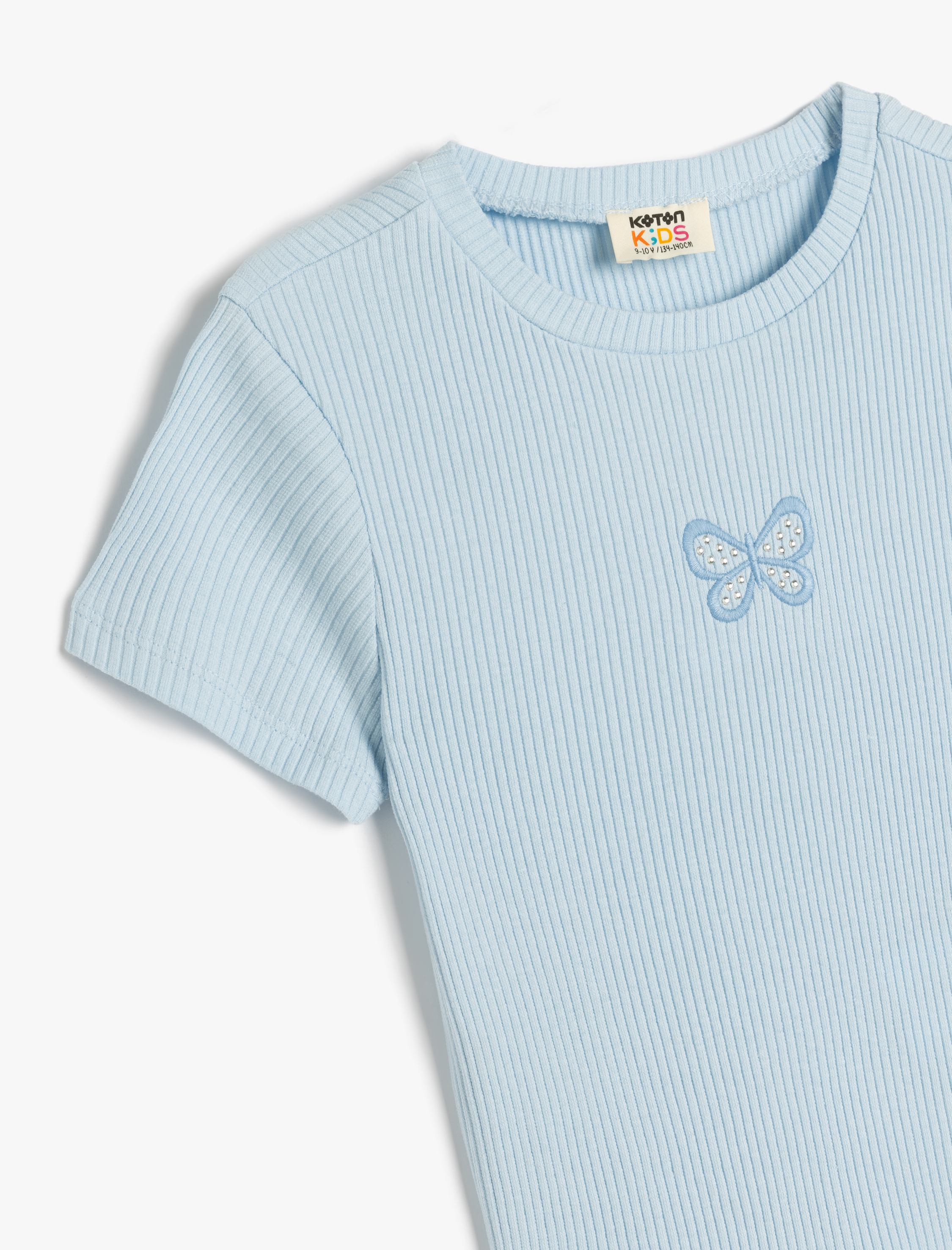  Kız Çocuk Kelebek Nakış Detaylı Bisiklet Yaka Ribanalı Pamuklu Crop Tişört