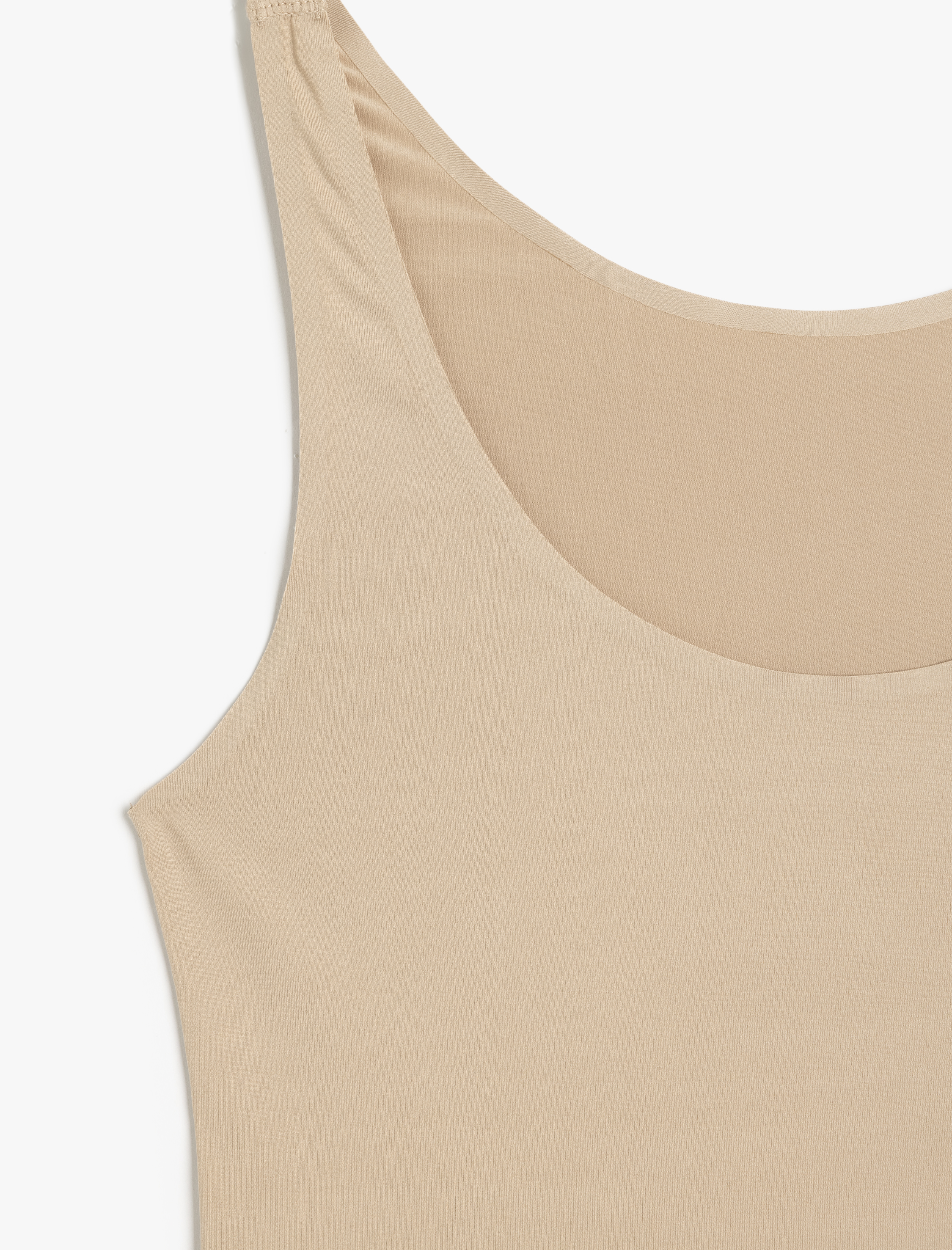   Vücudu Saran Nefes Alan Kumaş Lazer Kesim U Yaka Atlet