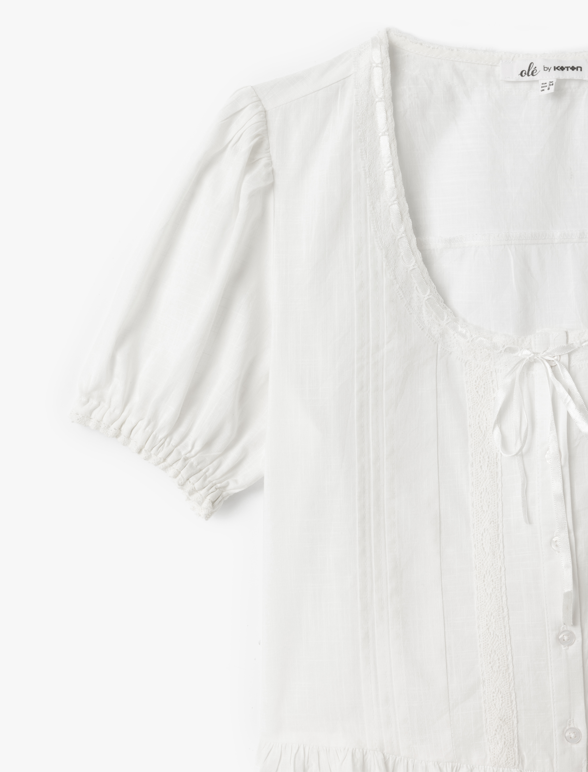   Balon Kol U Yaka Fiyonk Detaylı Fırfırlı Bluz