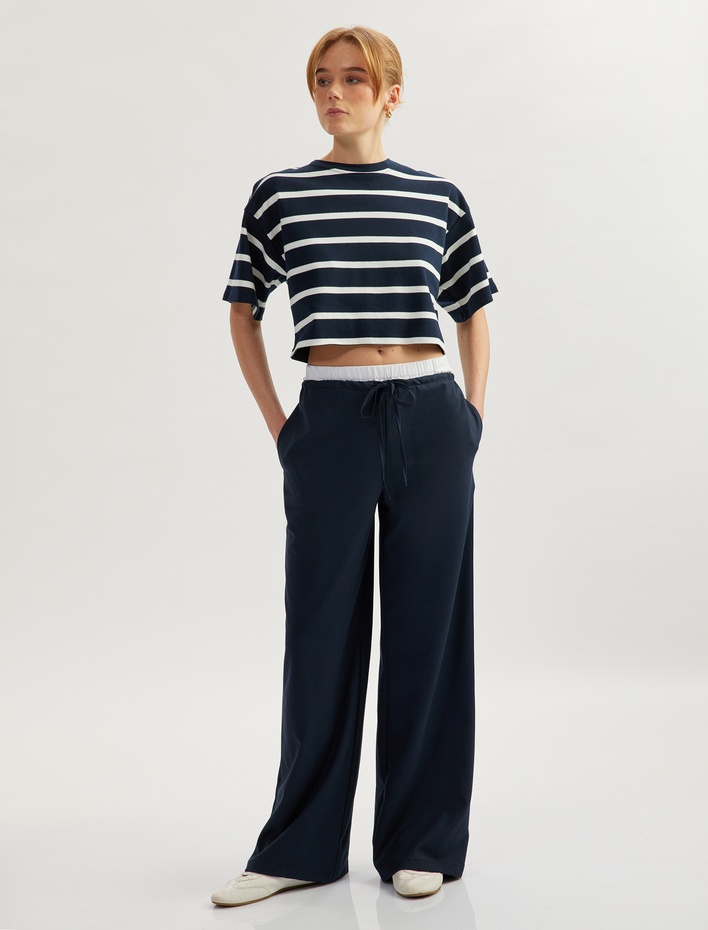  Bisiklet Yaka Kısa Kollu Pamuklu Crop Tişört