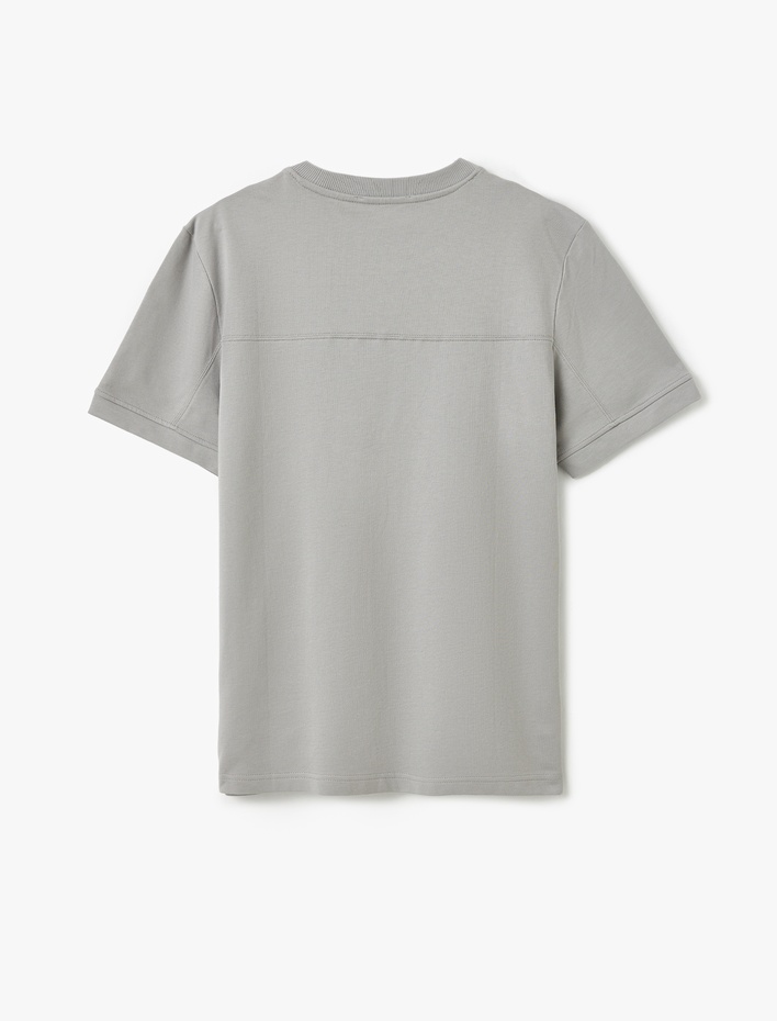  Kısa Kollu Pamuklu Tok Kumaş Bisiklet Yaka Dikiş Detaylı Oversize Tişört