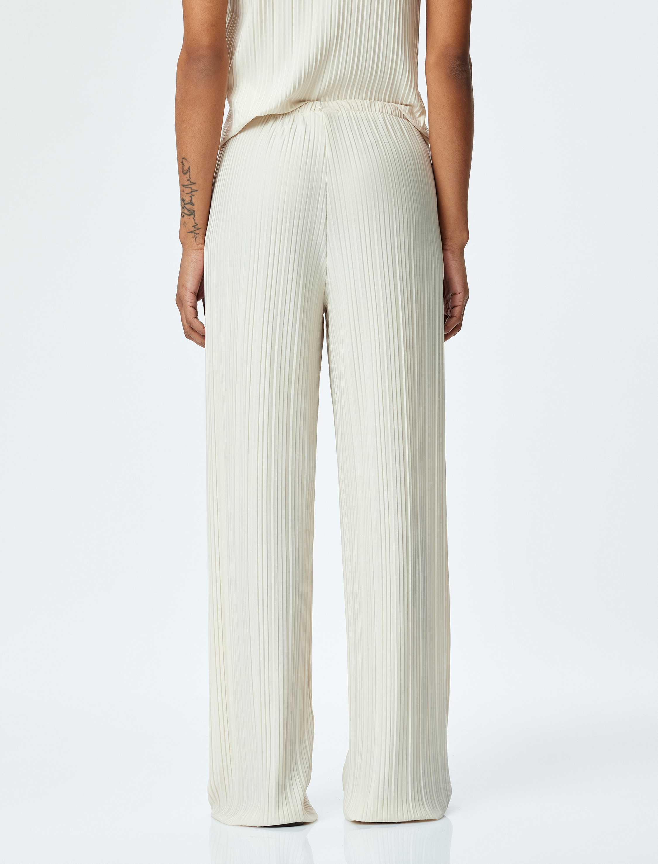 Beli Bağlamalı Rahat Kalıp Bol Paça Piliseli Pantolon