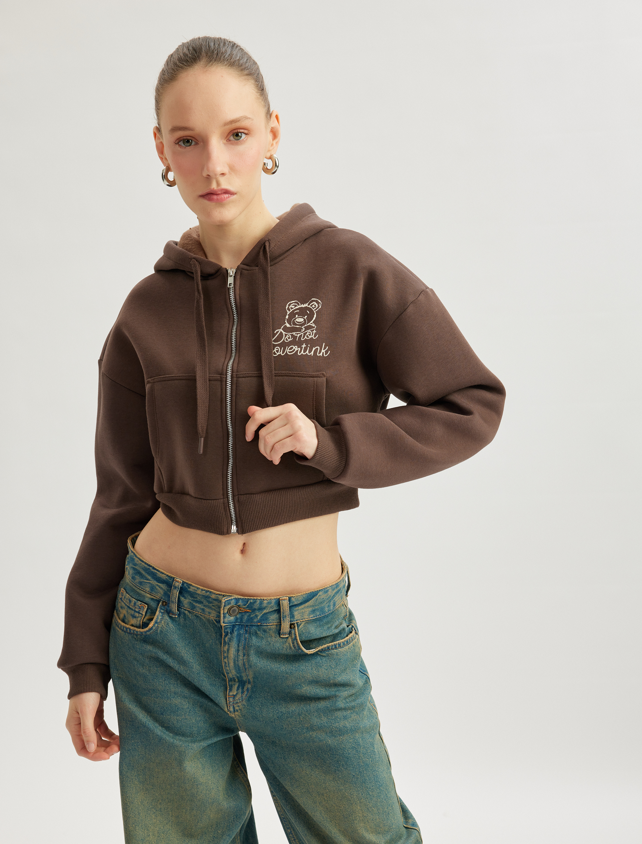   Arkası Baskılı Kanguru Cepli Kapüşonlu Şardonlu Fermuarlı Sweatshirt