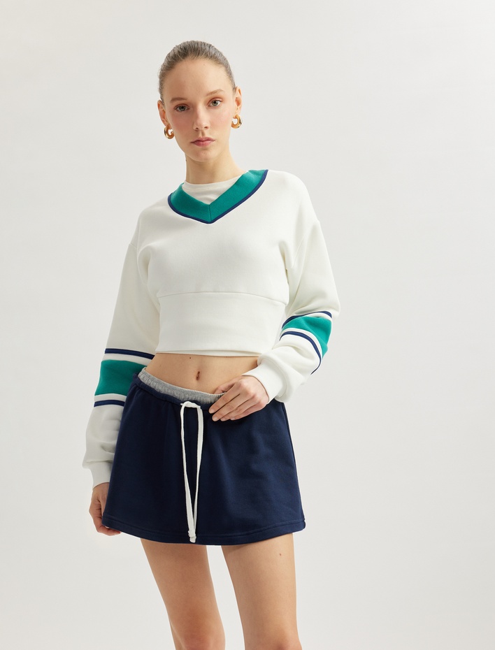  Şardonlu Renk Bloklu V Yaka Uzun Kollu Crop Sweatshirt
