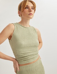 Dokulu Slim Fit Bisiklet Yaka Kolsuz Bluz