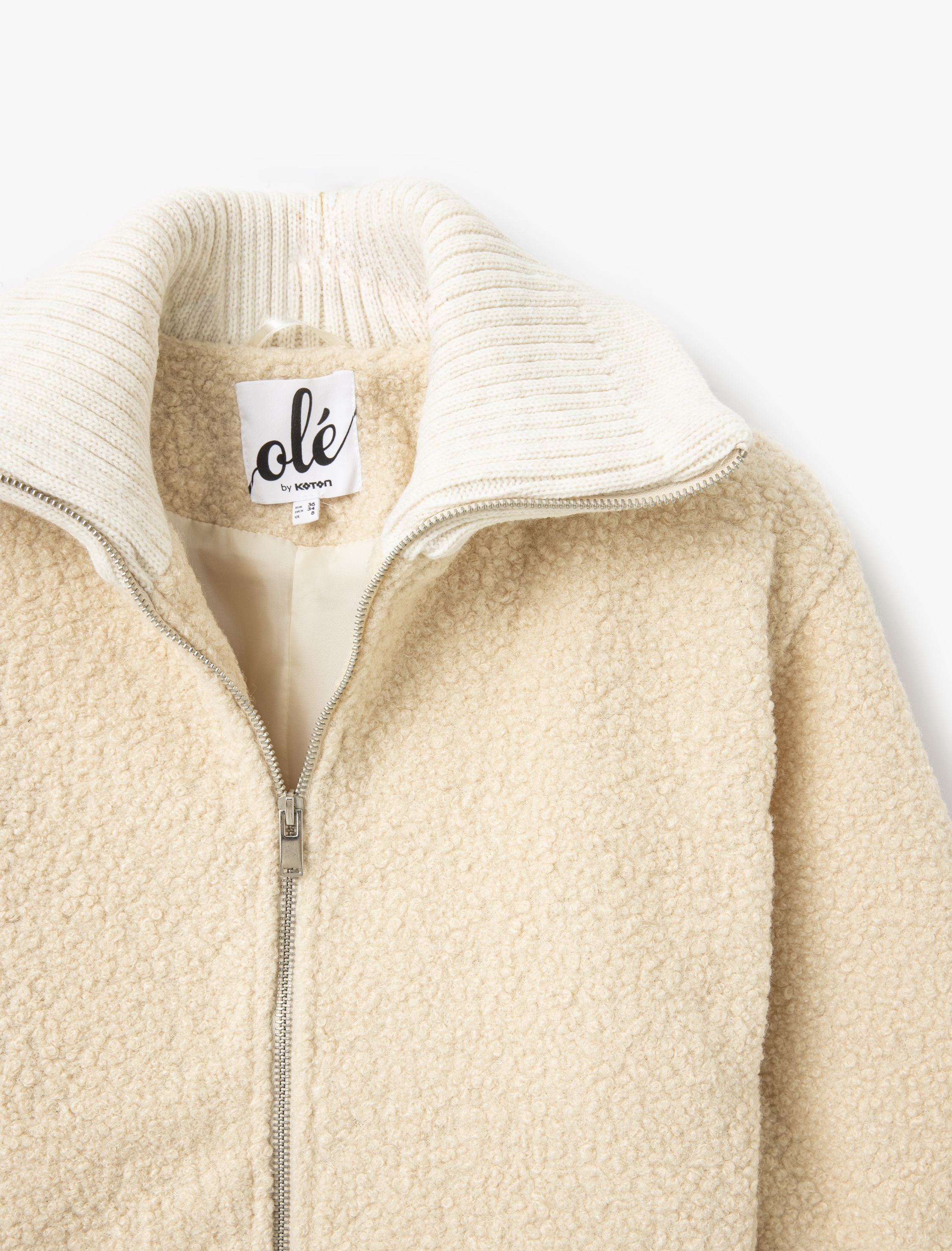   Fermuarlı Yaka Detaylı Peluş Ceket