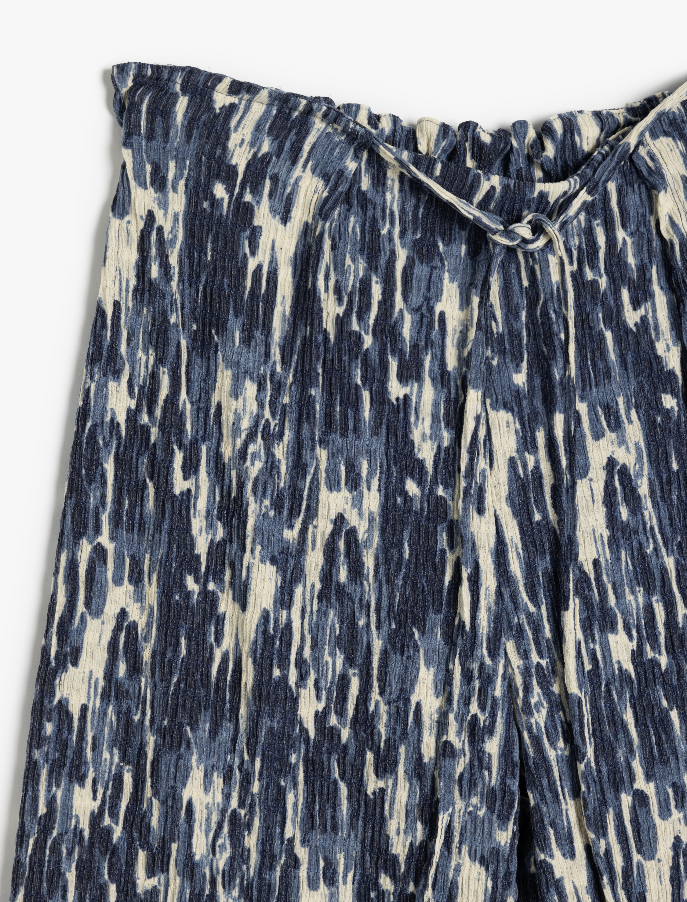   Beli Bağcıklı Yırtmaç Detaylı Düz Paça Pantolon Bürümcük