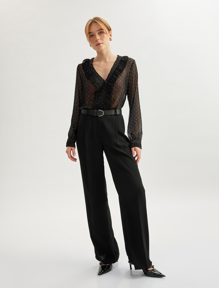  Puantiyeli Yarı Transparan Fırfır Detaylı Uzun Kollu Düğmeli V Yaka Şifon Gömlek