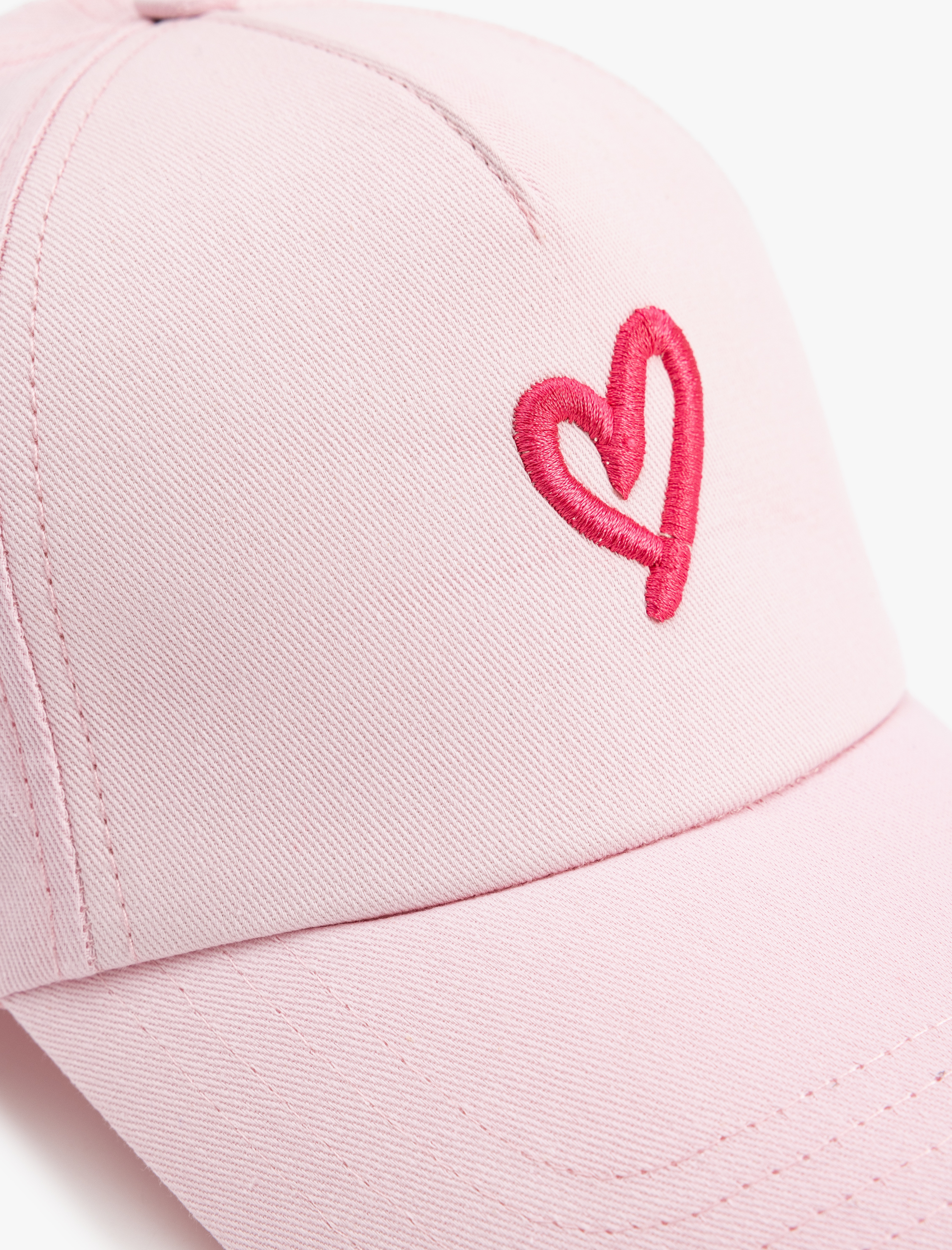  Kadın Pamuklu Kalp İşlemeli Kep Şapka