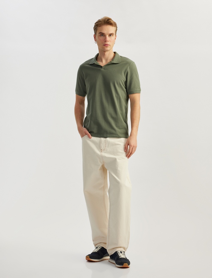  Pamuklu Pike Kumaş Kısa Kollu Regular Fit V Yaka Polo Tişört