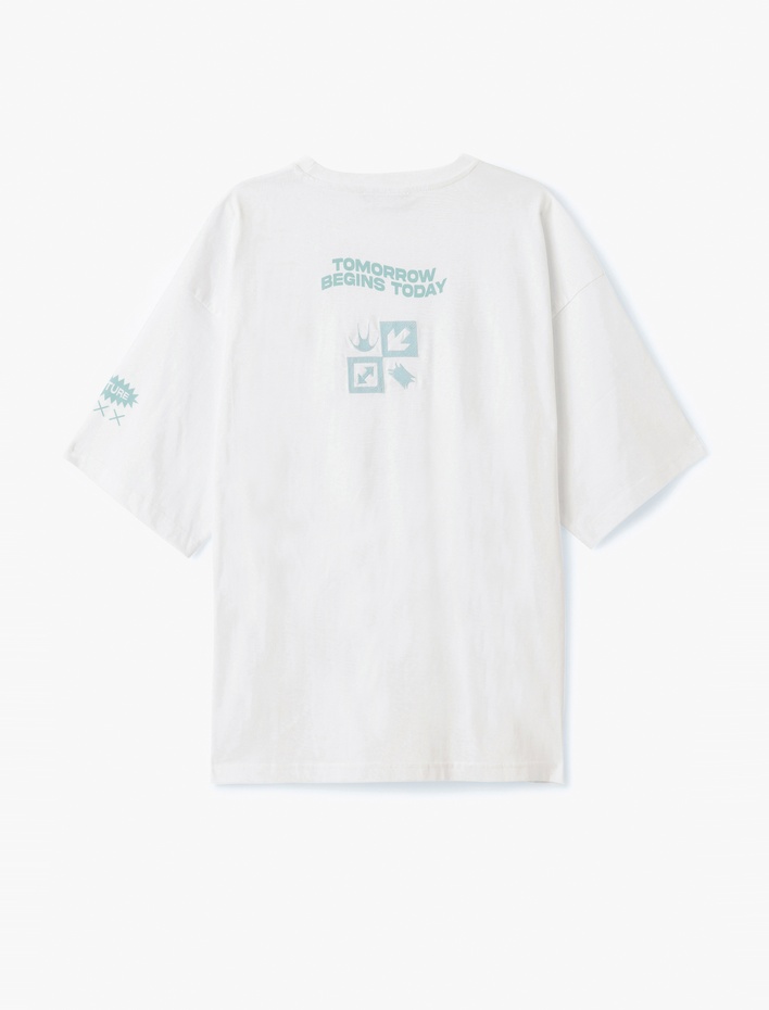  Kısa Kollu Bisiklet Yaka Pamuklu Tok Kumaş Arkası Baskılı Oversize Tişört