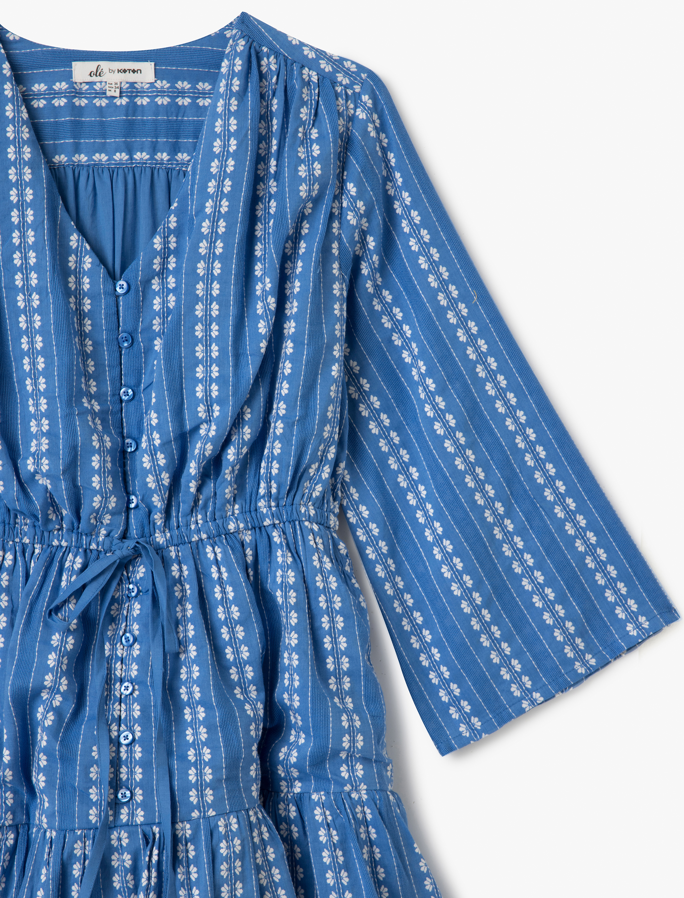 Nakışlı V Yaka Yarım Kol Bağcık Detaylı Düğmeli Mini Gömlek Elbise