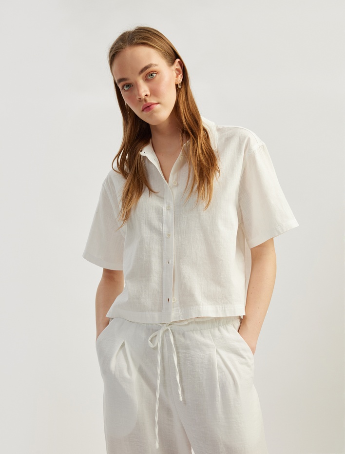  Düğmeli Klasik Yaka Crop Kısa Kollu Gömlek