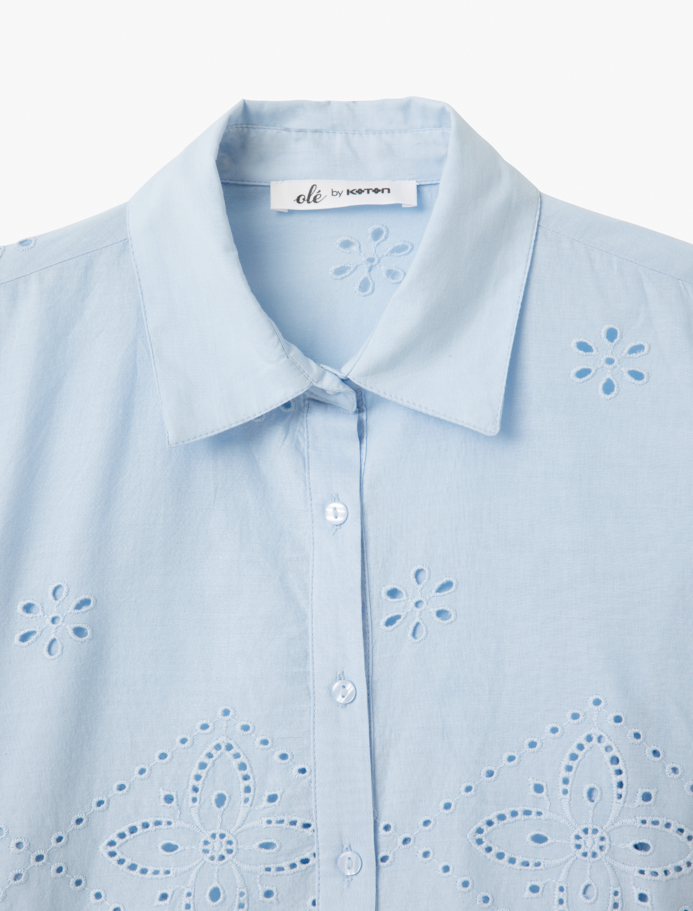   Düğmeli Fisto Detaylı Uzun Kollu Klasik Yaka Gömlek