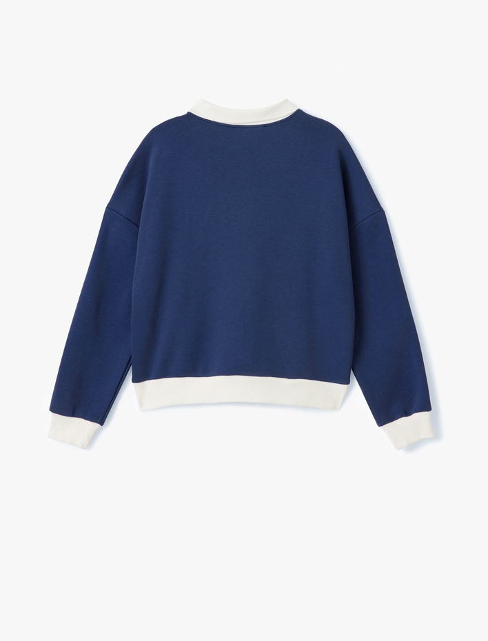  Şardonlu Polo Yaka Düğmeli Kolej Baskılı Şerit Detaylı Oversize Sweatshirt