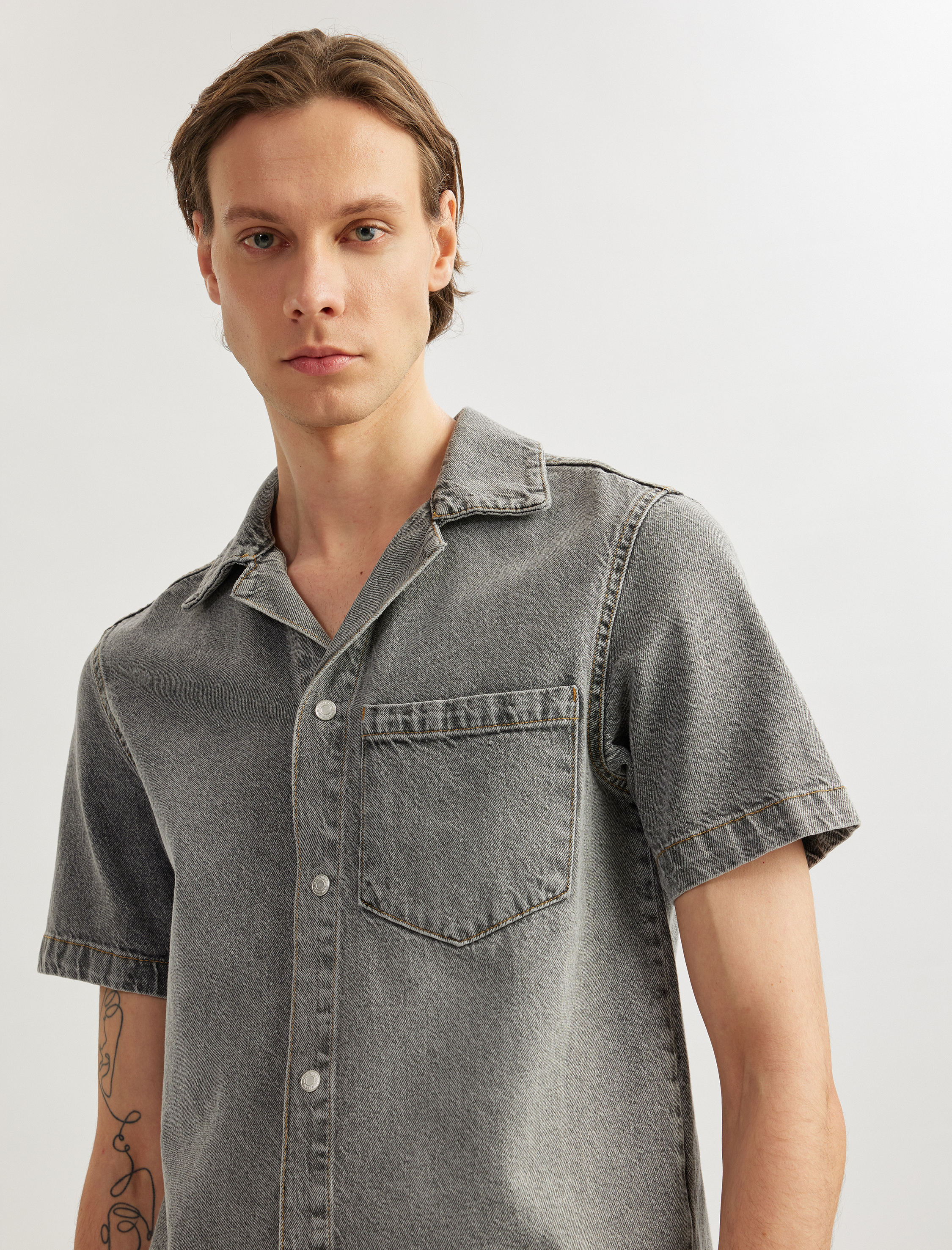 Kısa Kollu Pamuklu Cep Detaylı Oversize Jean Gömlek Ceket