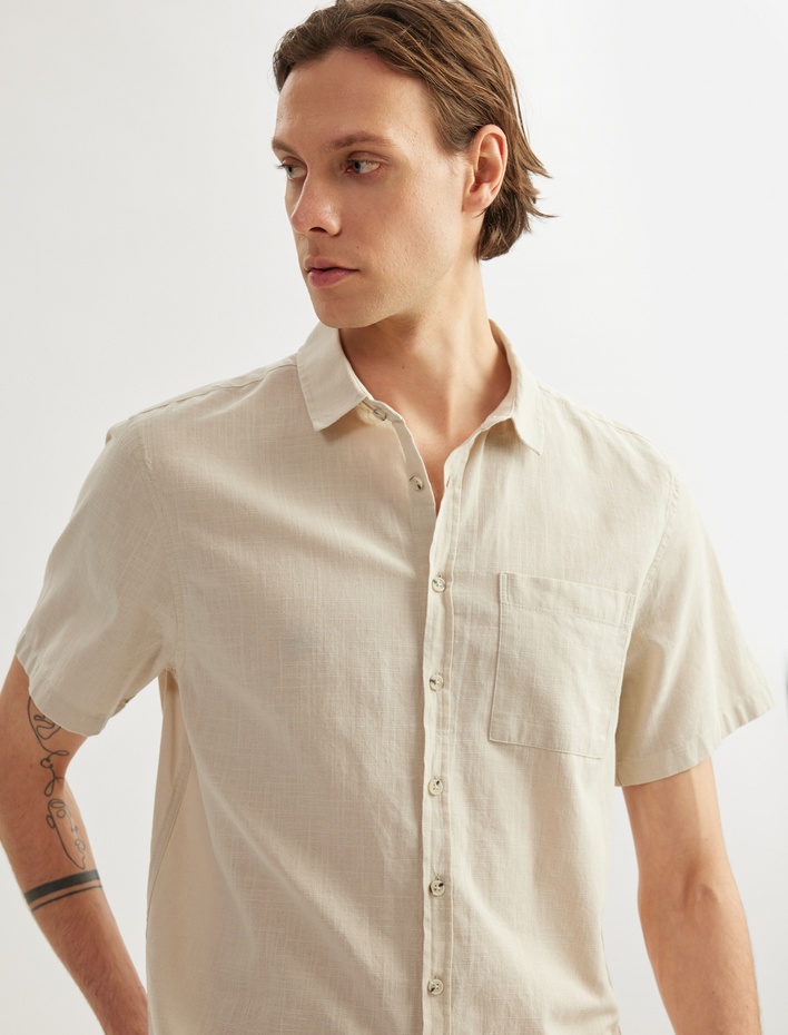  Kısa Kollu Pamuklu Cep Detaylı Slim Fit Gömlek