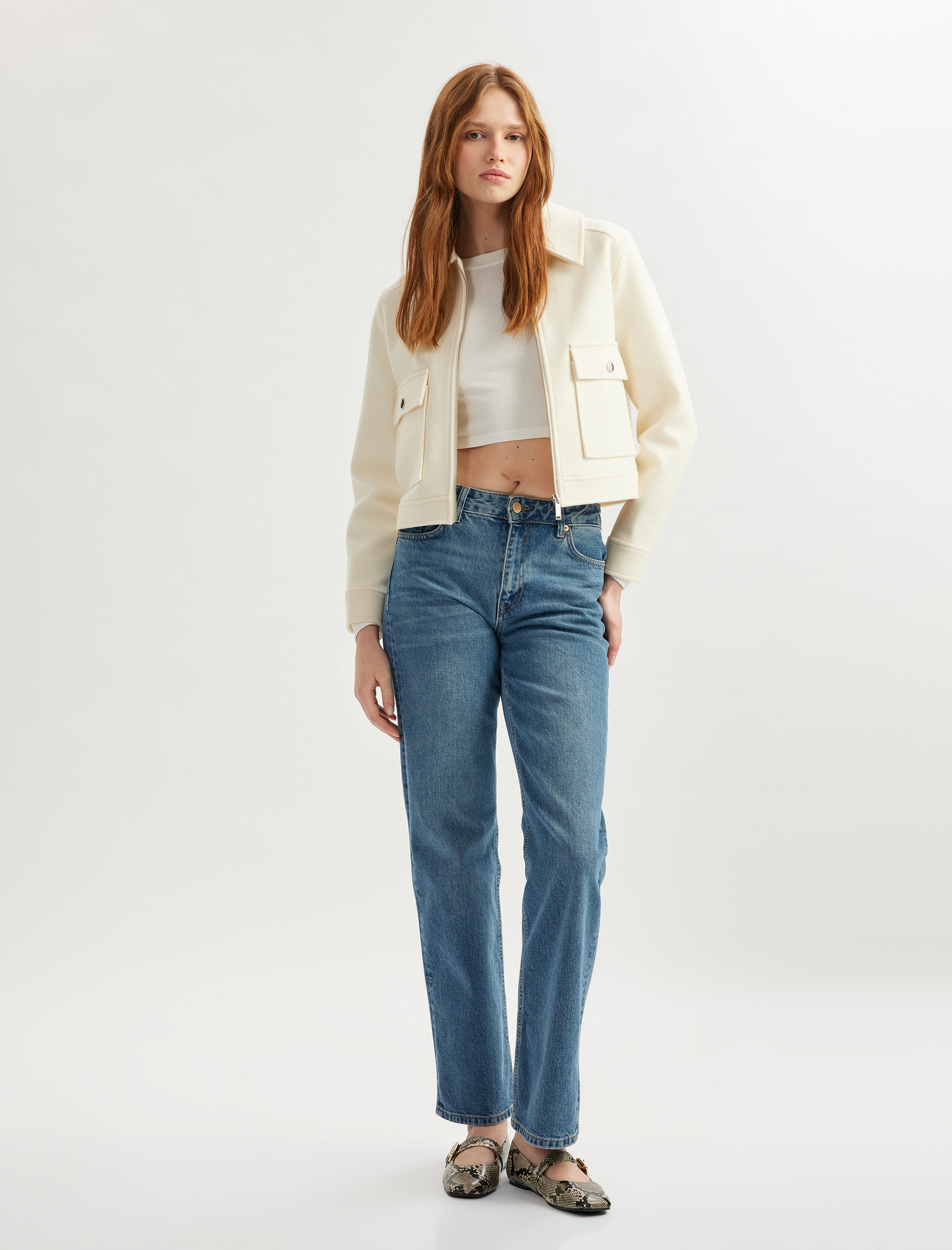 Kapaklı Cep Detaylı Uzun Kollu Fermuarlı Kruvaze Kısa Ceket