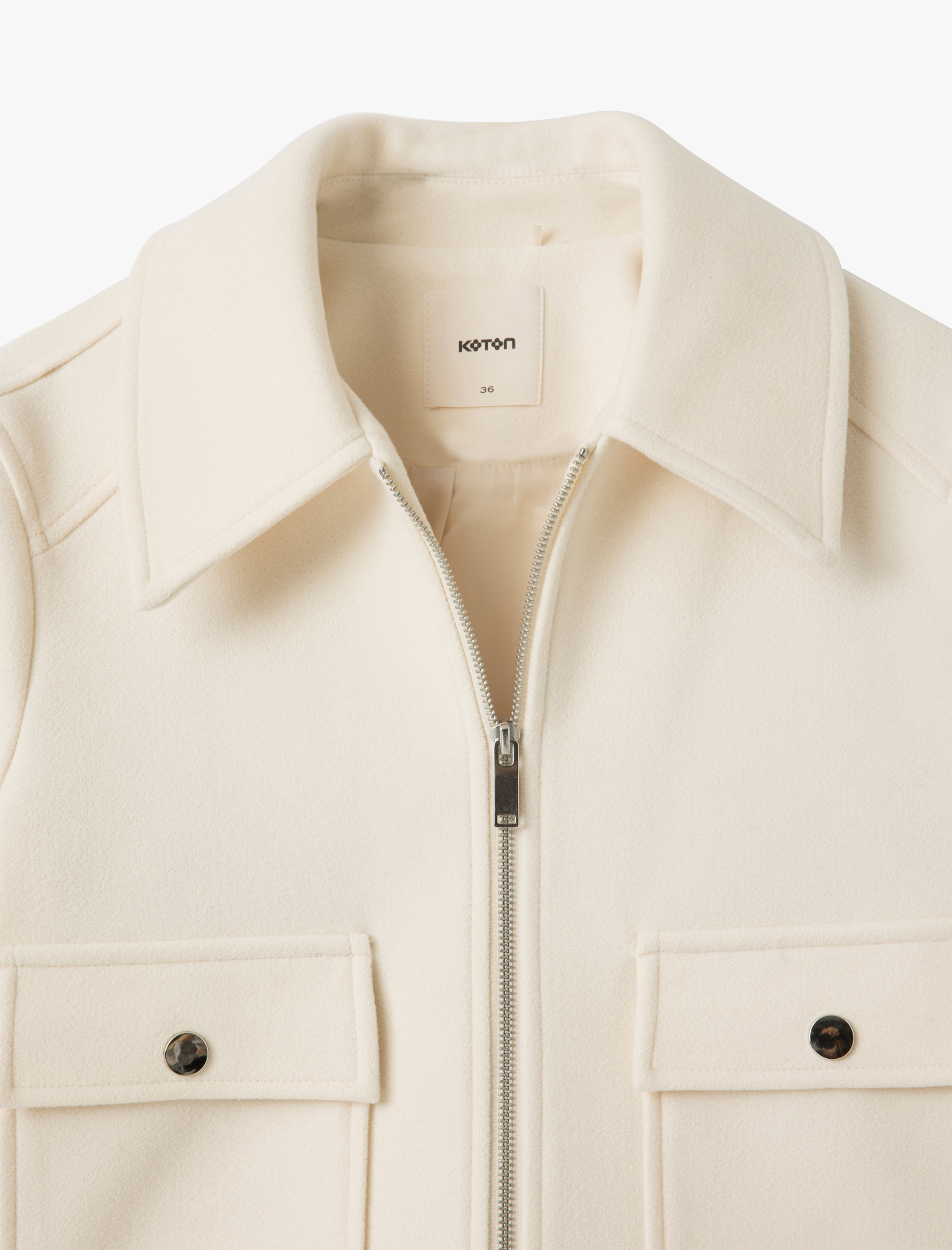 Kapaklı Cep Detaylı Uzun Kollu Fermuarlı Kruvaze Kısa Ceket