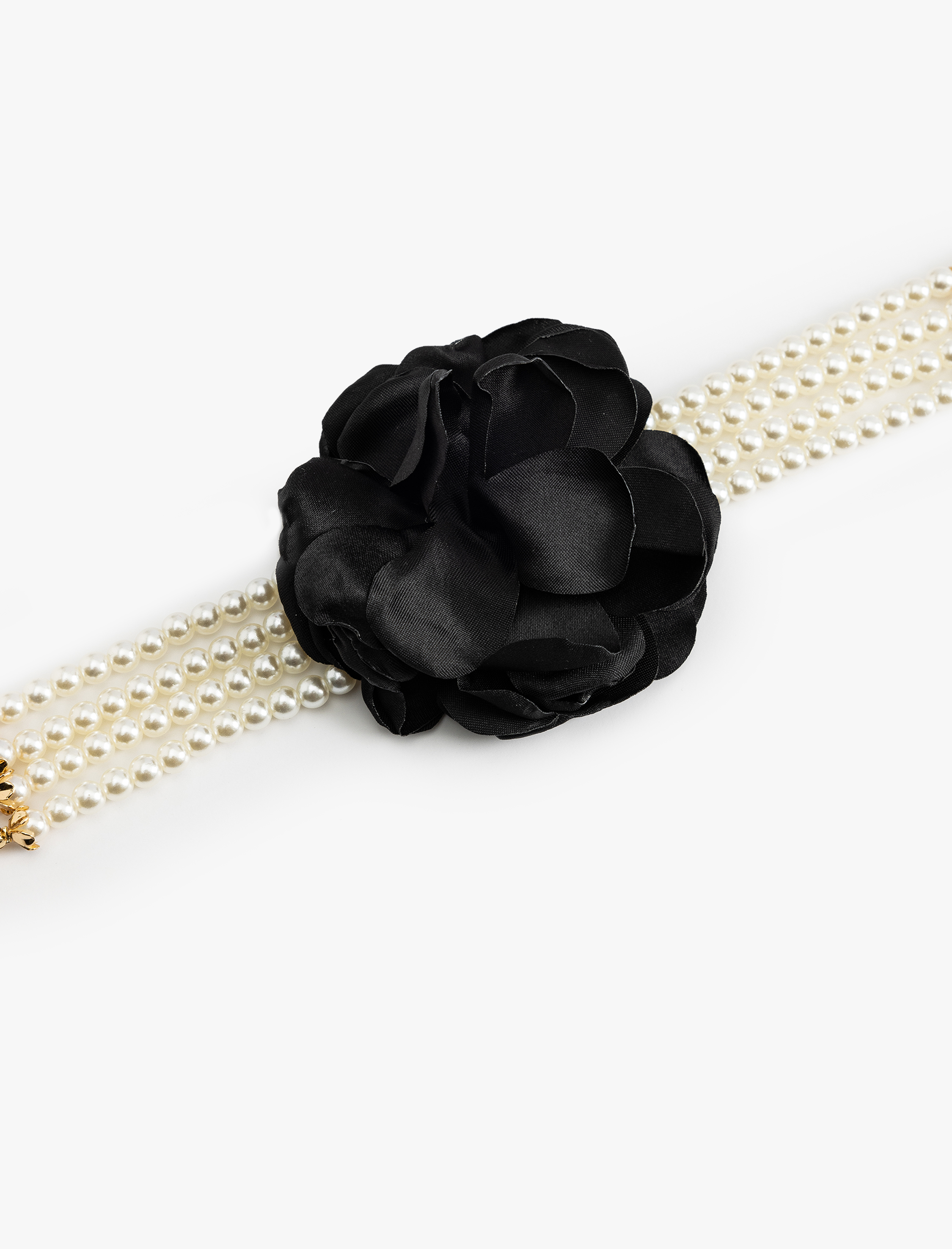  Kadın Çelik Karışımlı Gül Aplike Detaylı İnci Choker Kolye