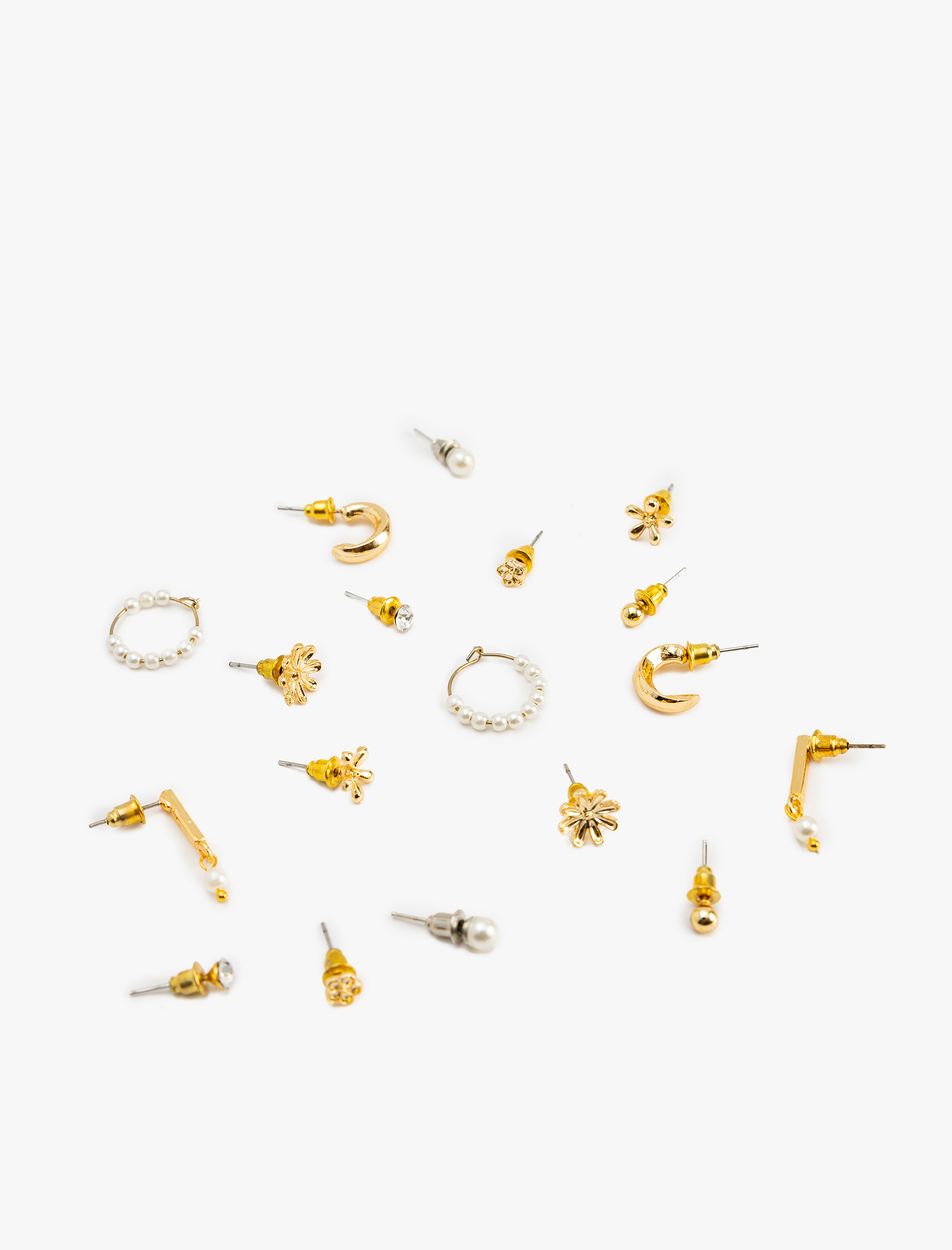  Kadın İnci Detaylı Çiçekli 9'lu Küpe Seti