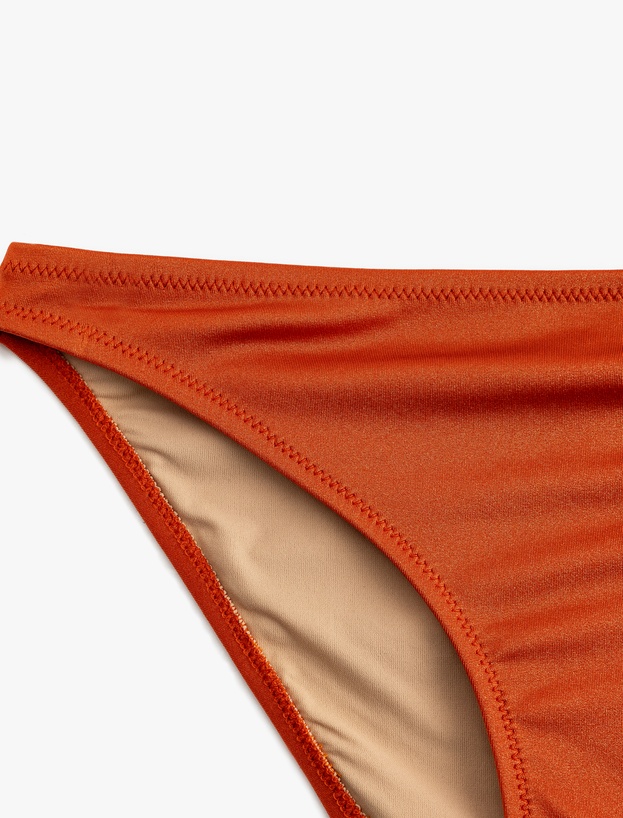 Parlak Bikini Altı_2