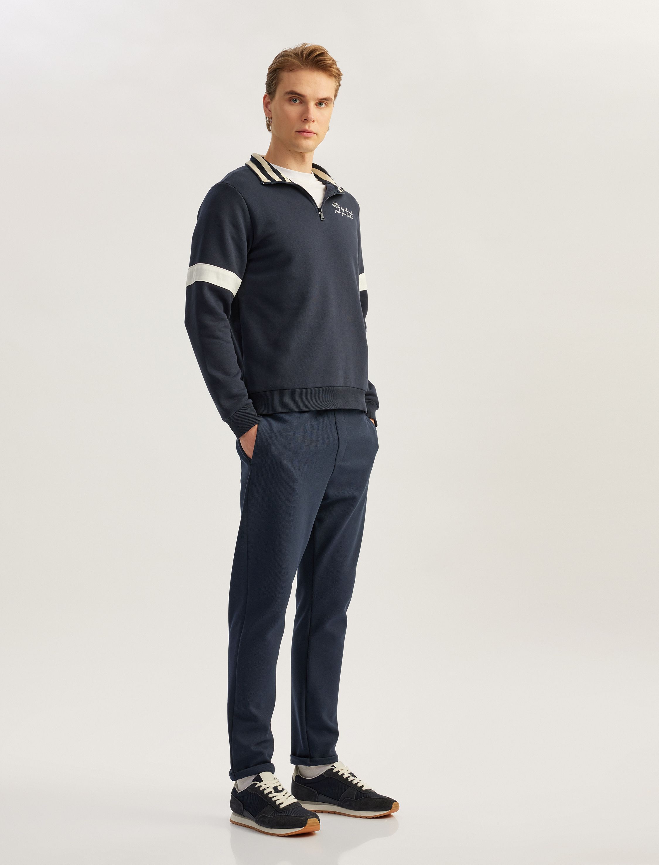   Yarım Fermuarlı Yaka Sweatshirt Slogan İşlemeli Şardonlu Pamuk Karışımlı