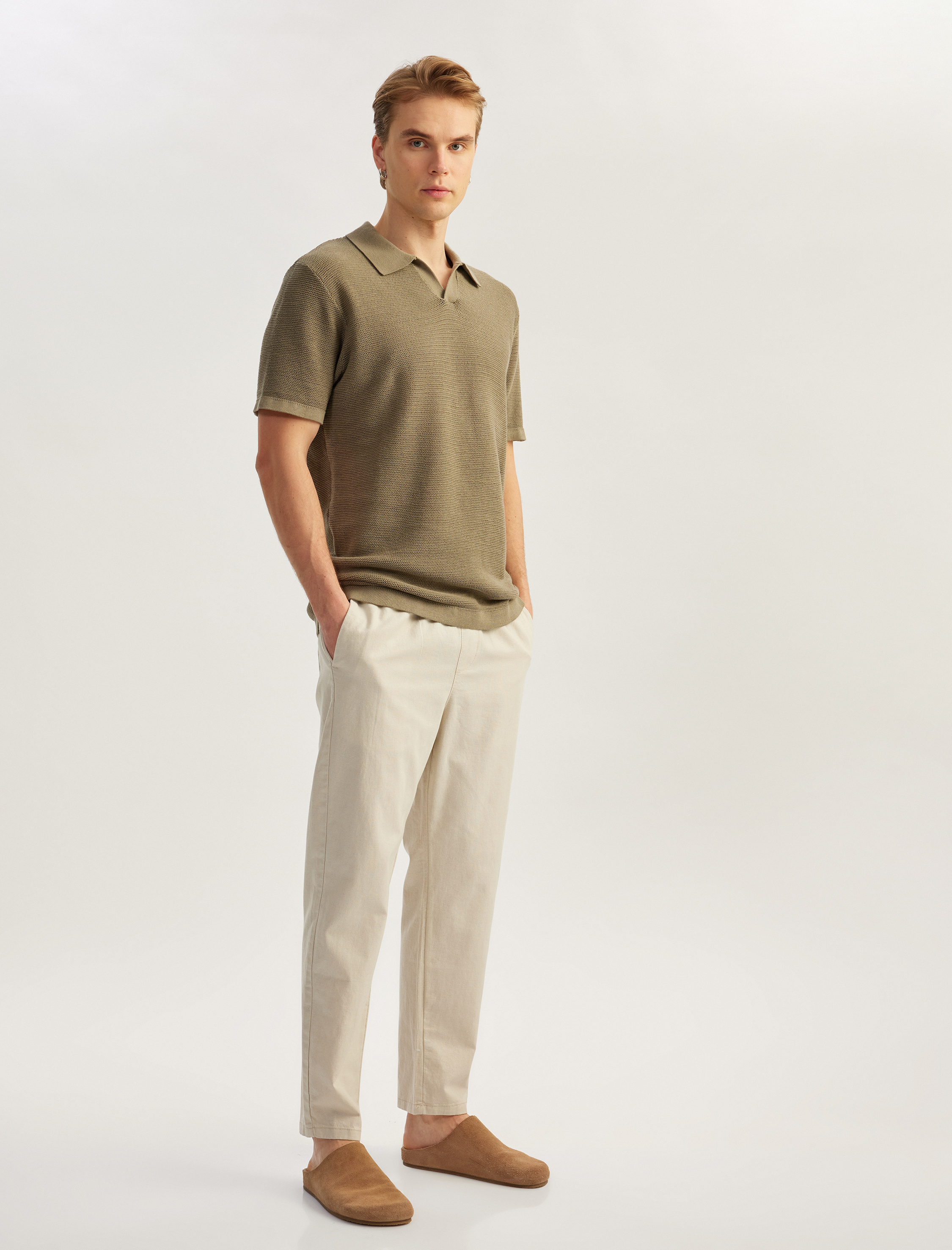   V Yaka Polo Pamuklu Kısa Kollu Triko Tişört