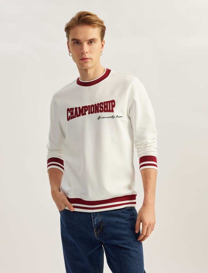  Bisiklet Yaka Pamuk Karışımlı Şerit Detaylı Slogan Baskılı Sweatshirt