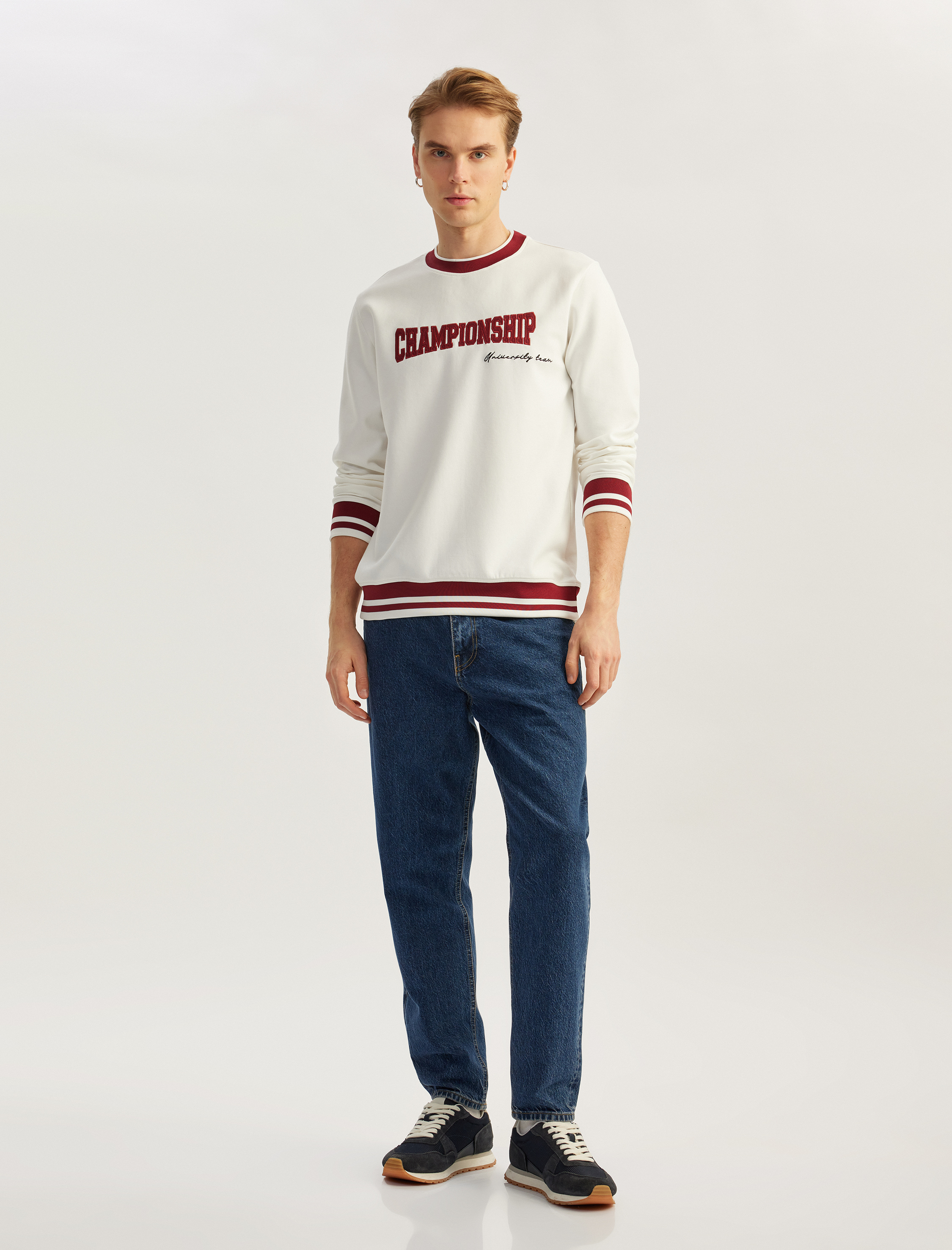 Koton Erkek Bisiklet Yaka Pamuk Karışımlı Şerit Detaylı Slogan Baskılı Sweatshirt -1