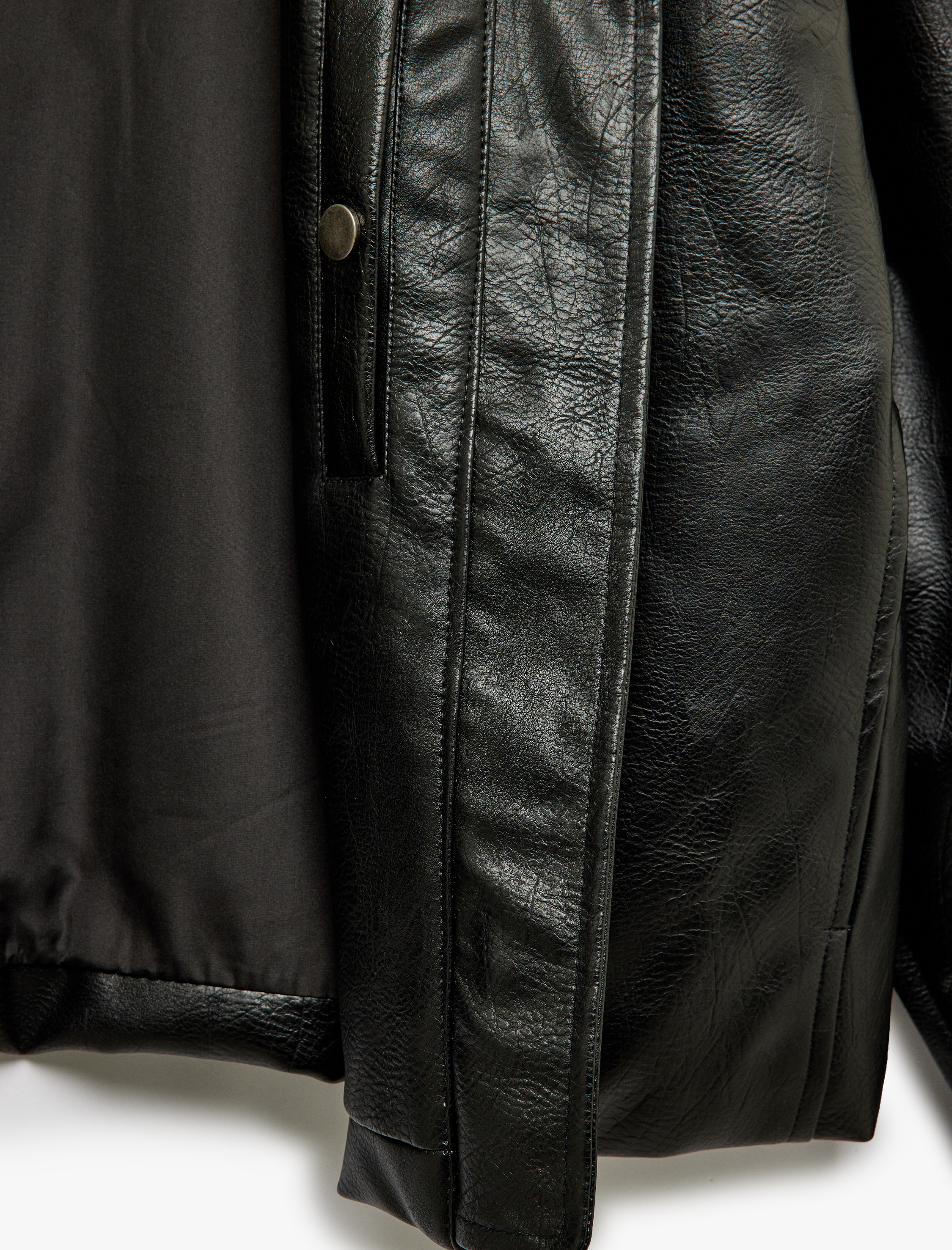   Klasik Yaka Fermuarlı Deri Görünümlü Cep Detaylı Ceket