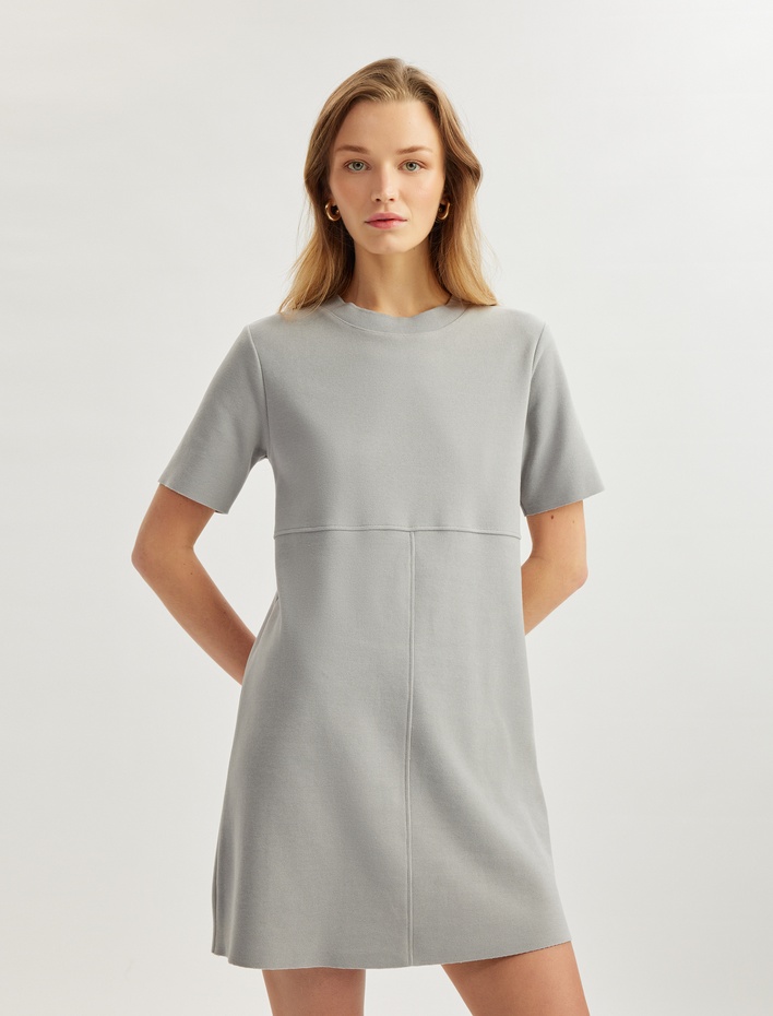  Regular Fit Bisiklet Yaka Kısa Kollu Mini Elbise