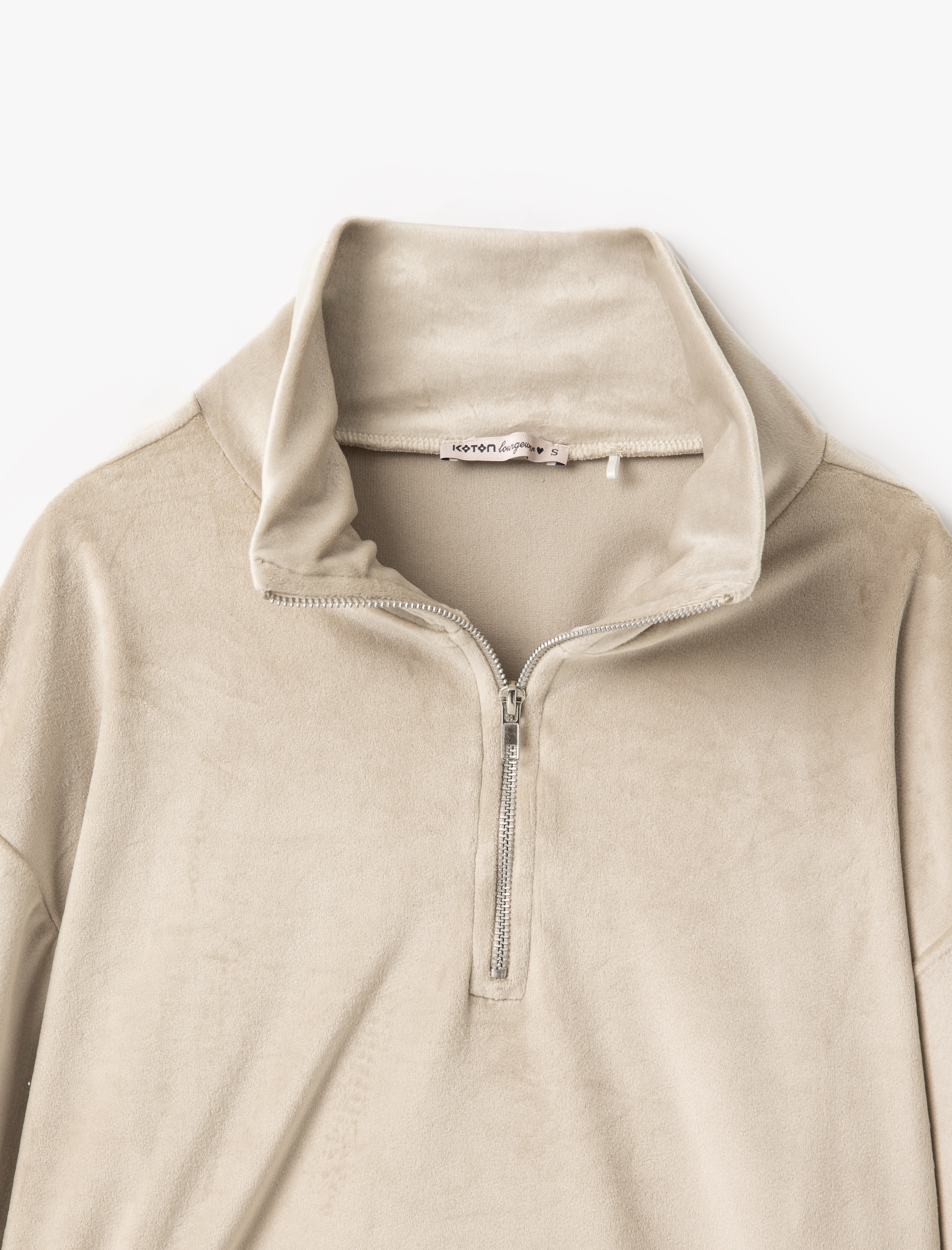   Yarım Fermuar Detaylı Dik Yaka Uzun Kollu Kadife Pijama Üstü