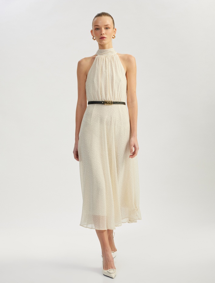  Asarlı Kemerli Puantiyeli Halter Yaka Şifon Elbise