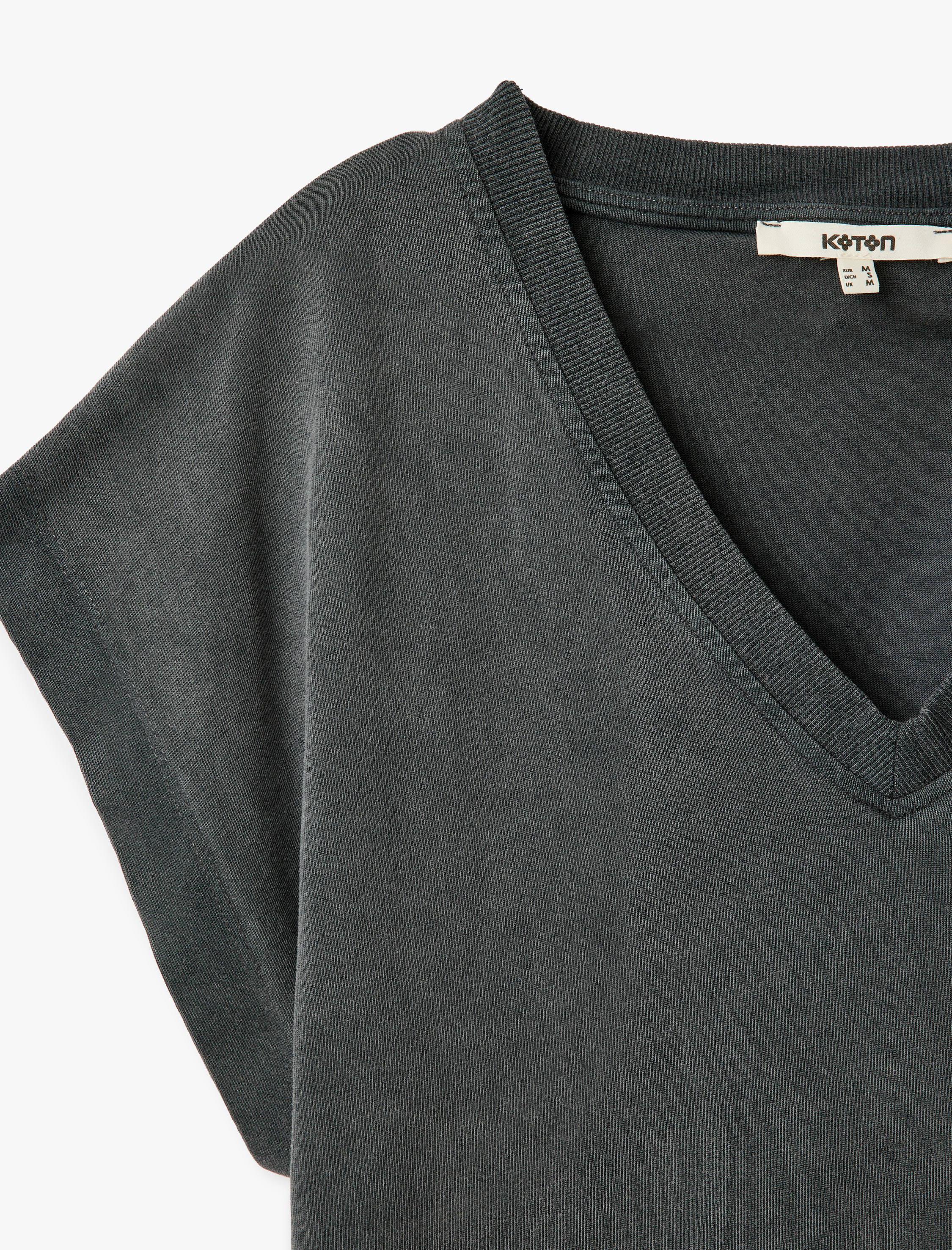   Soluk Efektli Pamuklu Kısa Kap Kol V Yaka Tişört