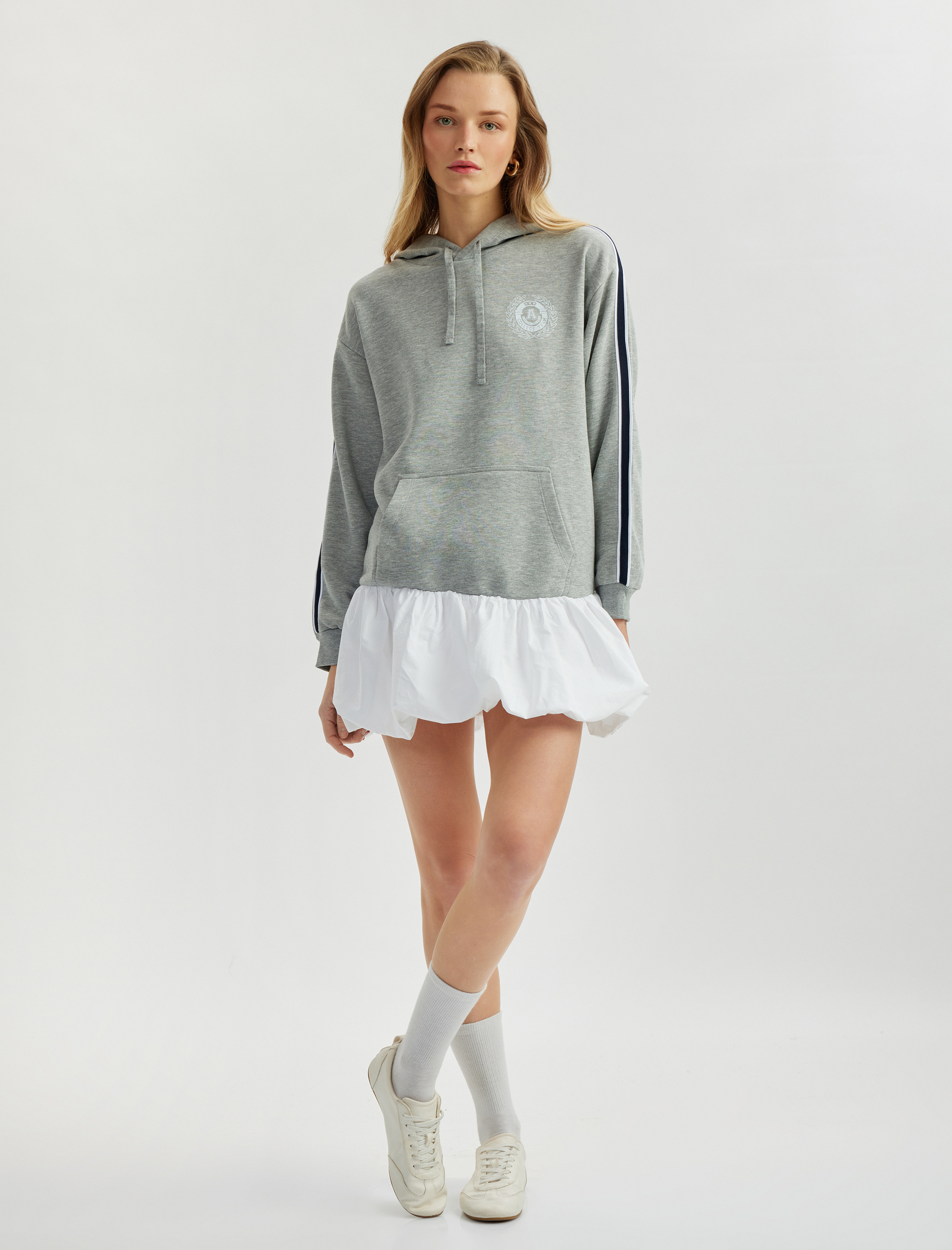 Cepli Uzun Kollu Mini Balon Etek Detaylı Kapüşonlu Sweat Elbise