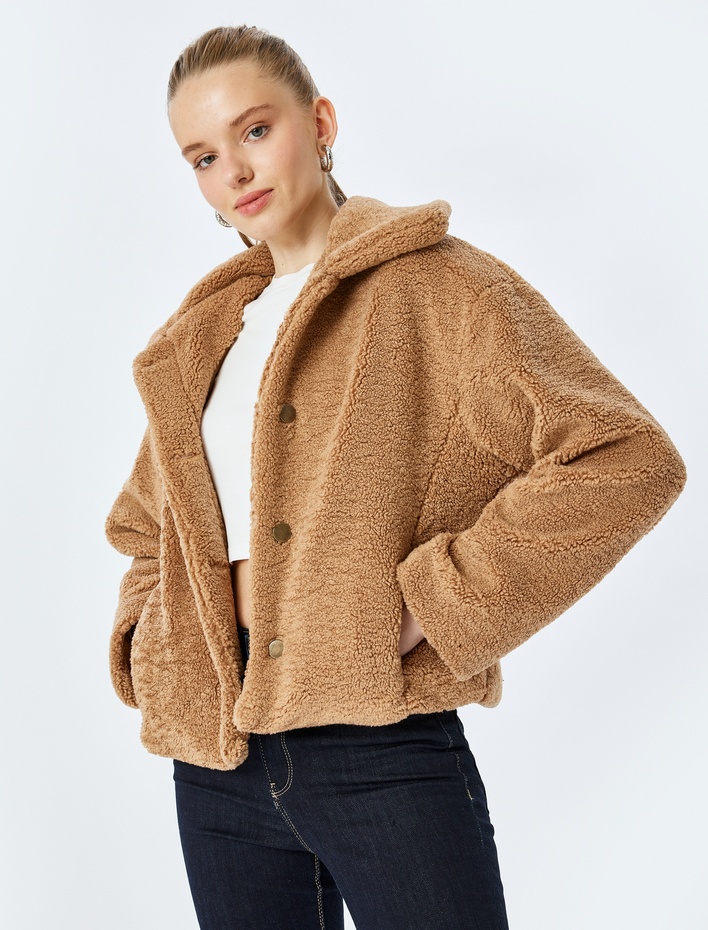  Klasik Yaka Düğmeli Cep Detaylı Uzun Kollu Peluş Ceket