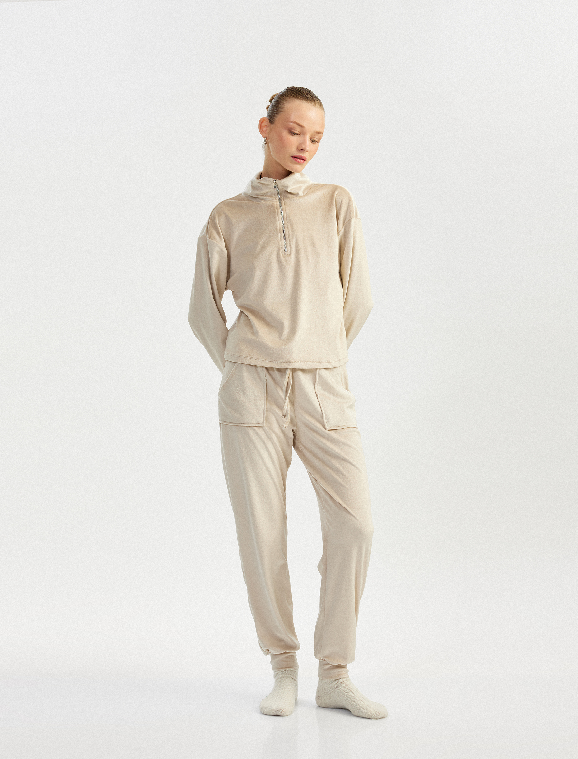   Cepli Beli Bağlamalı Jogger Kadife Pijama Altı