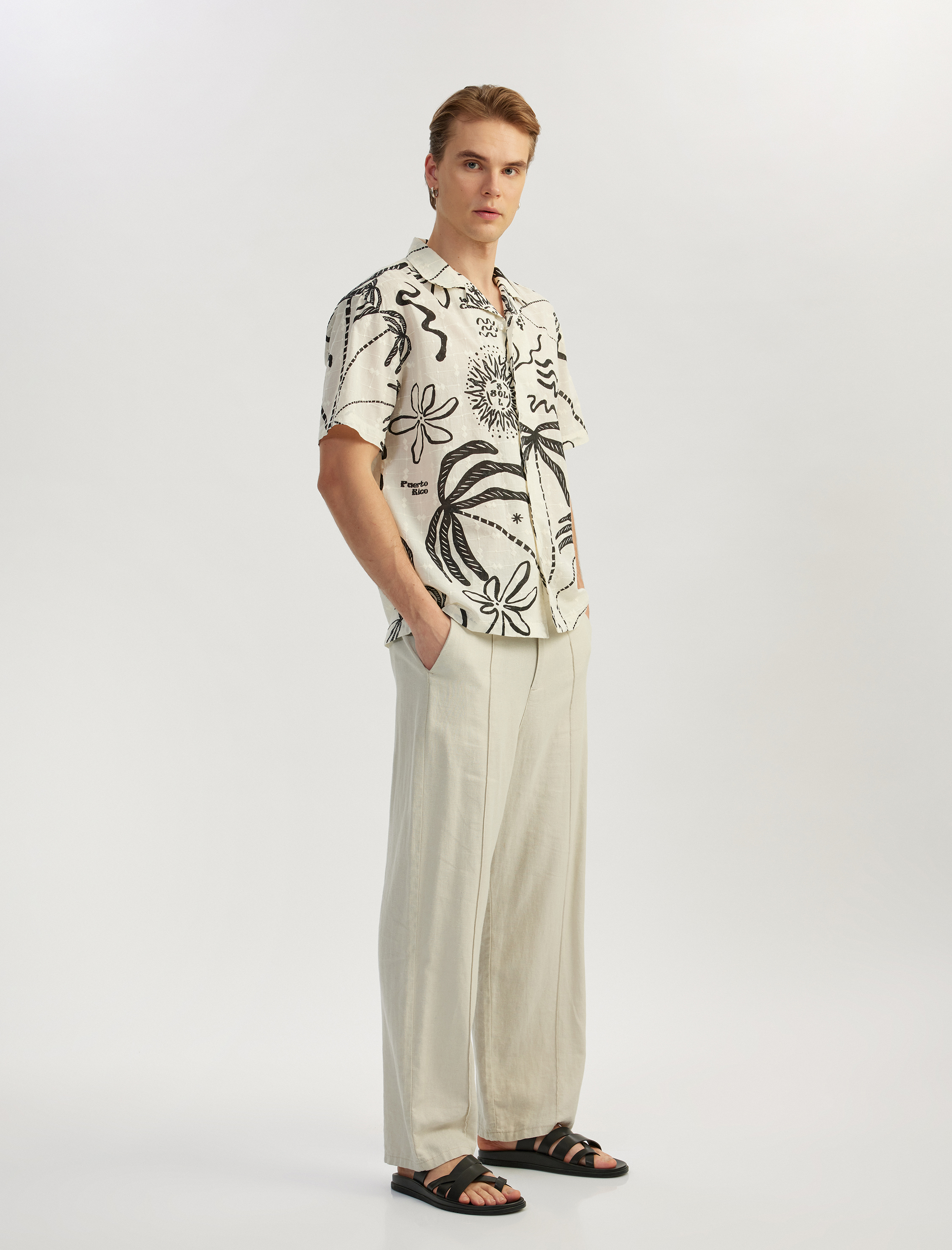 Kısa Kollu Pamuklu Nakışlı Desenli Gömlek