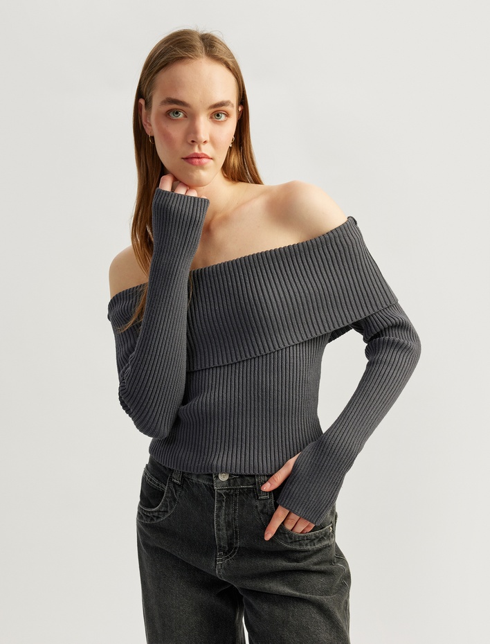  Slim Fit Uzun Kollu Omzu Açık Madonna Yaka Triko Kazak