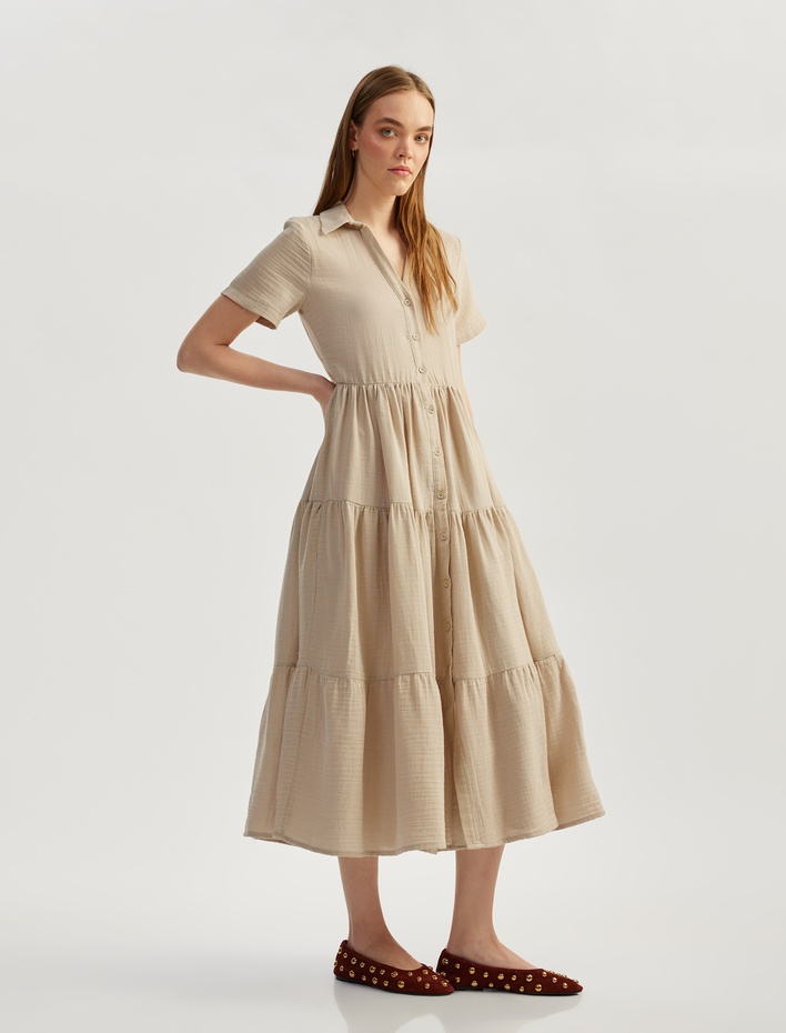  Katlı Volanlı Kısa Kollu Düğmeli Uzun Gömlek Elbise