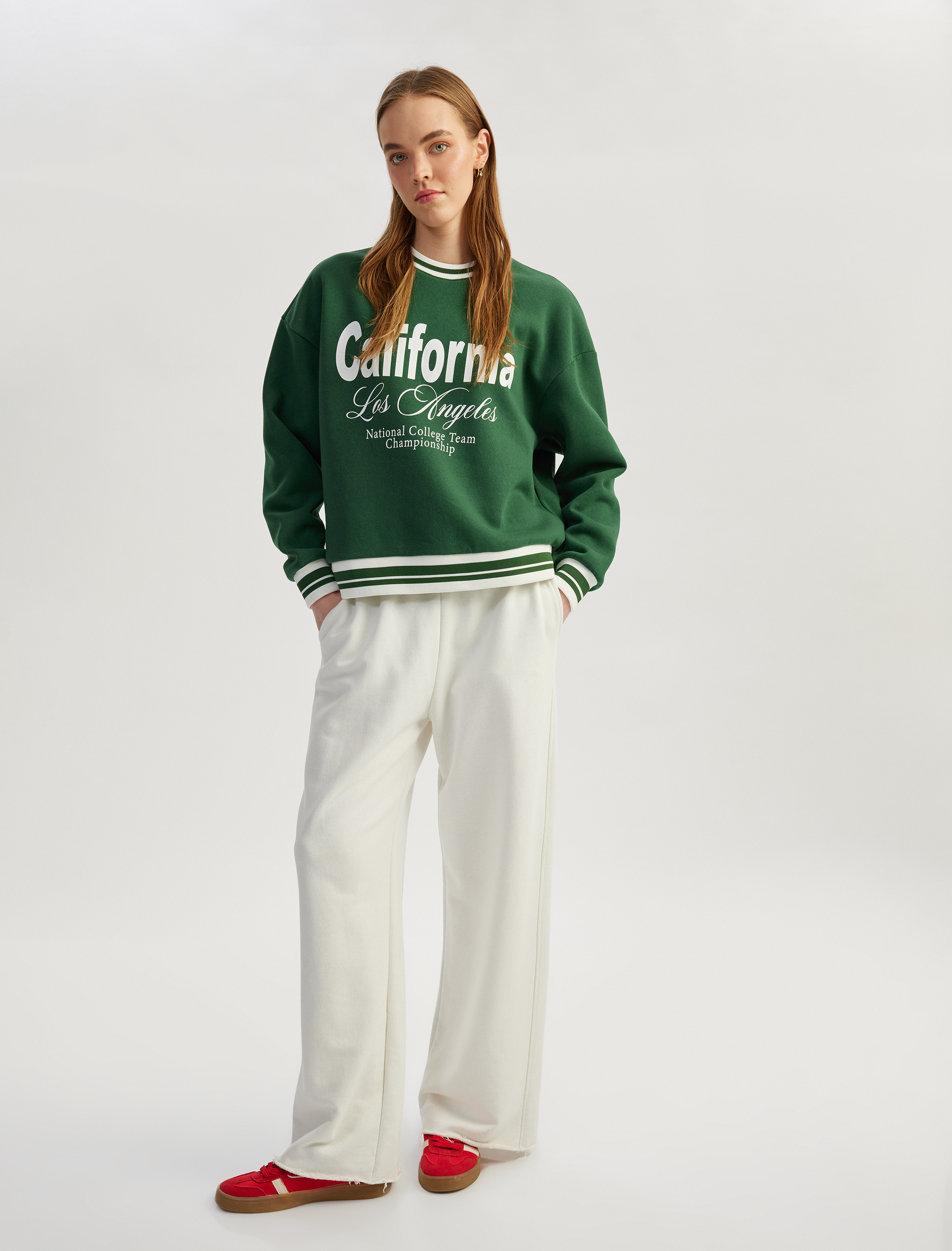 Şardonlu Uzun Kollu Bisiklet Yaka Kolej Baskılı Sweatshirt