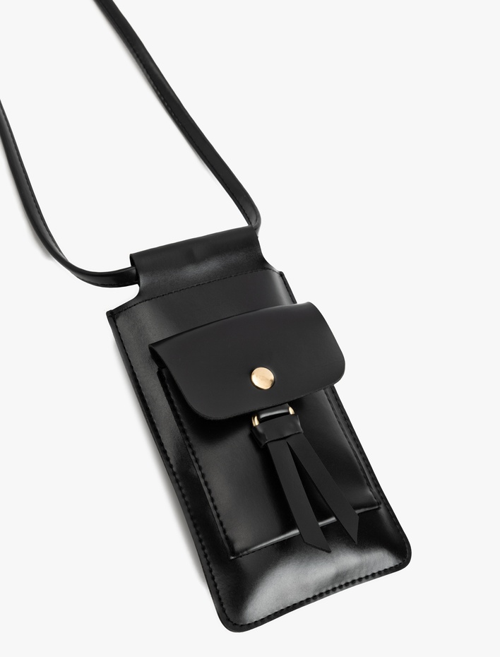 Kadın Metal Aksesuarlı Kapaklı Suni Deri Çapraz Çanta