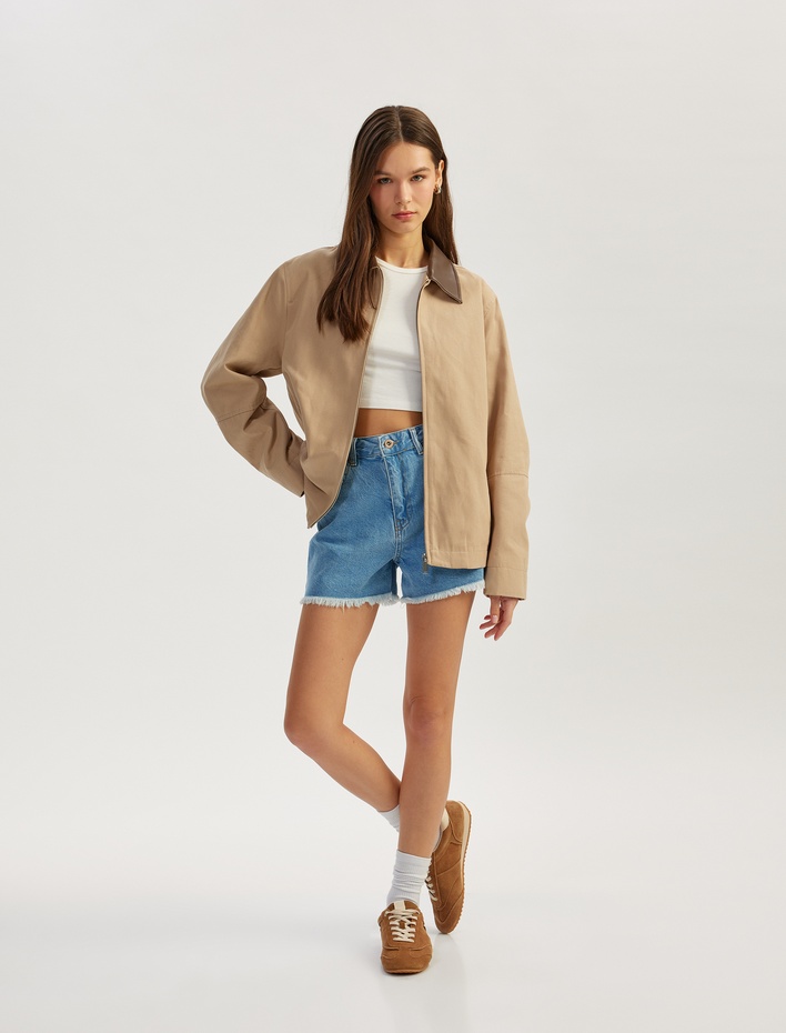  Düğmeli Pis Paça Cep Detaylı Rahat Kalıp Denim Şort