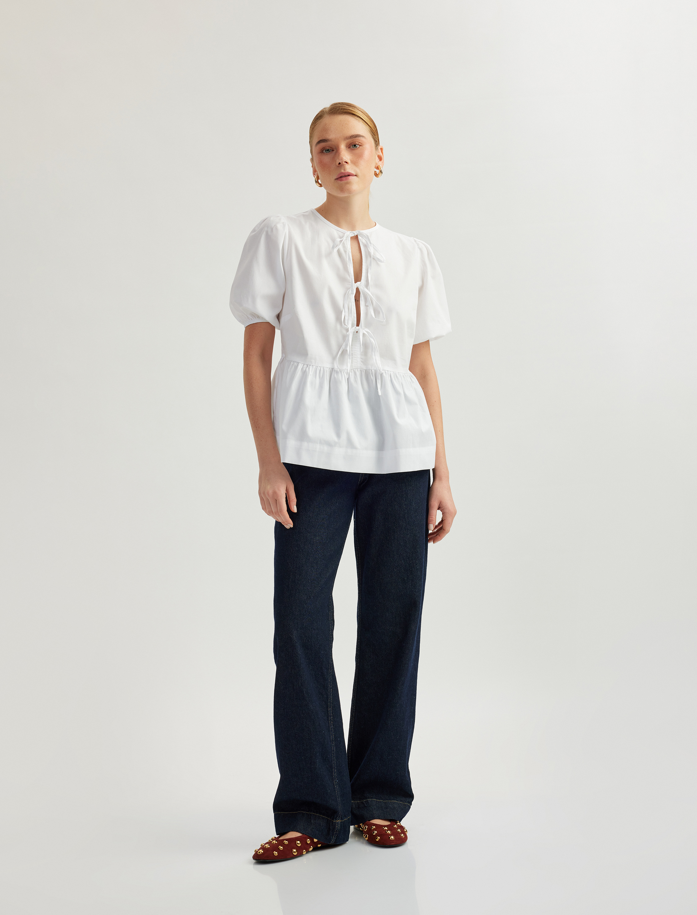   Pamuklu Önden Fiyonk Bağlamalı Kısa Balon Kollu Oversize Poplin Bluz