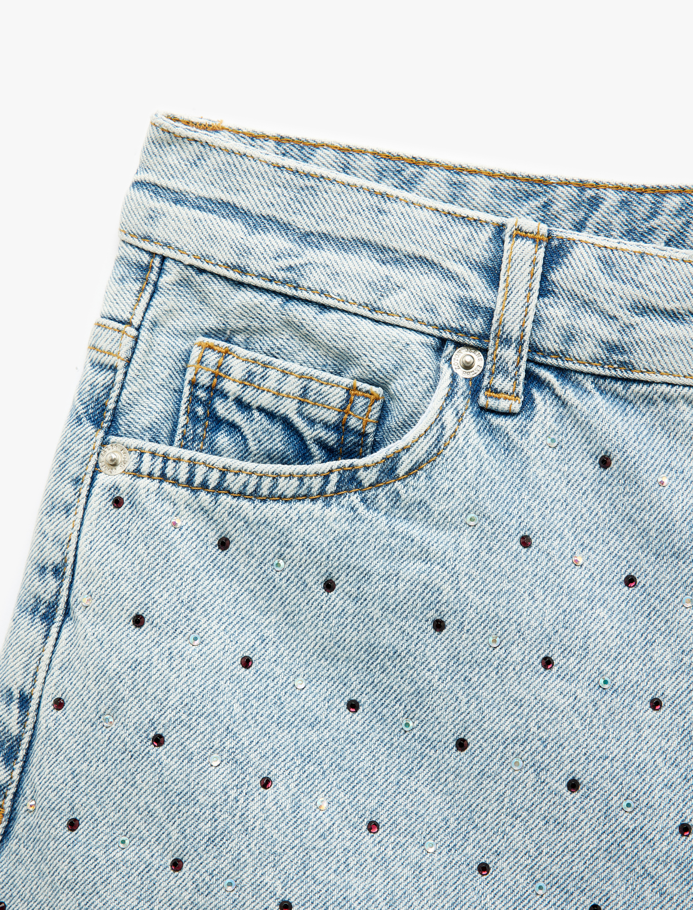   Taş Detaylı Düğmeli Rahat Kalıp Denim Şort