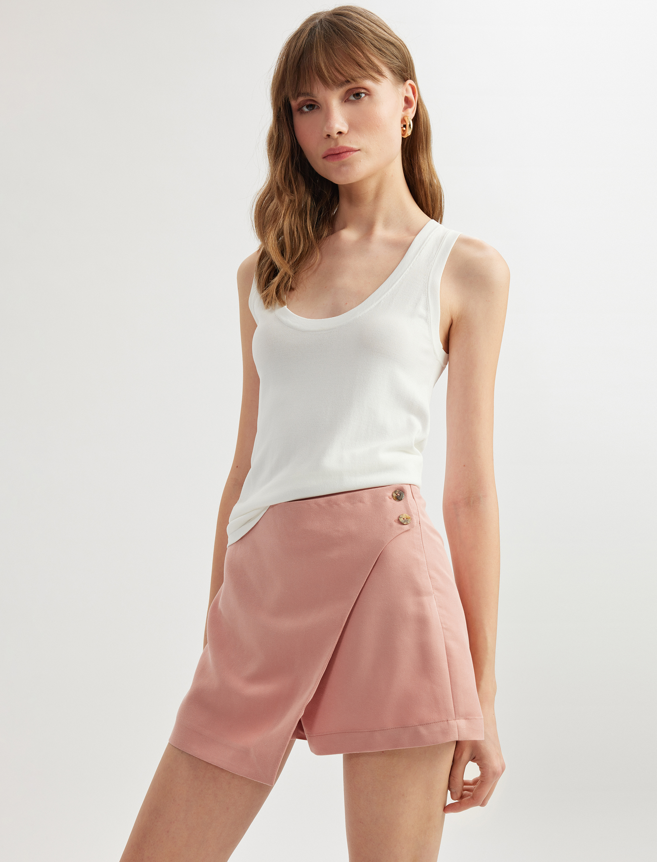   Düğme Detaylı Asimetrik Kruvaze Modal Şort Etek